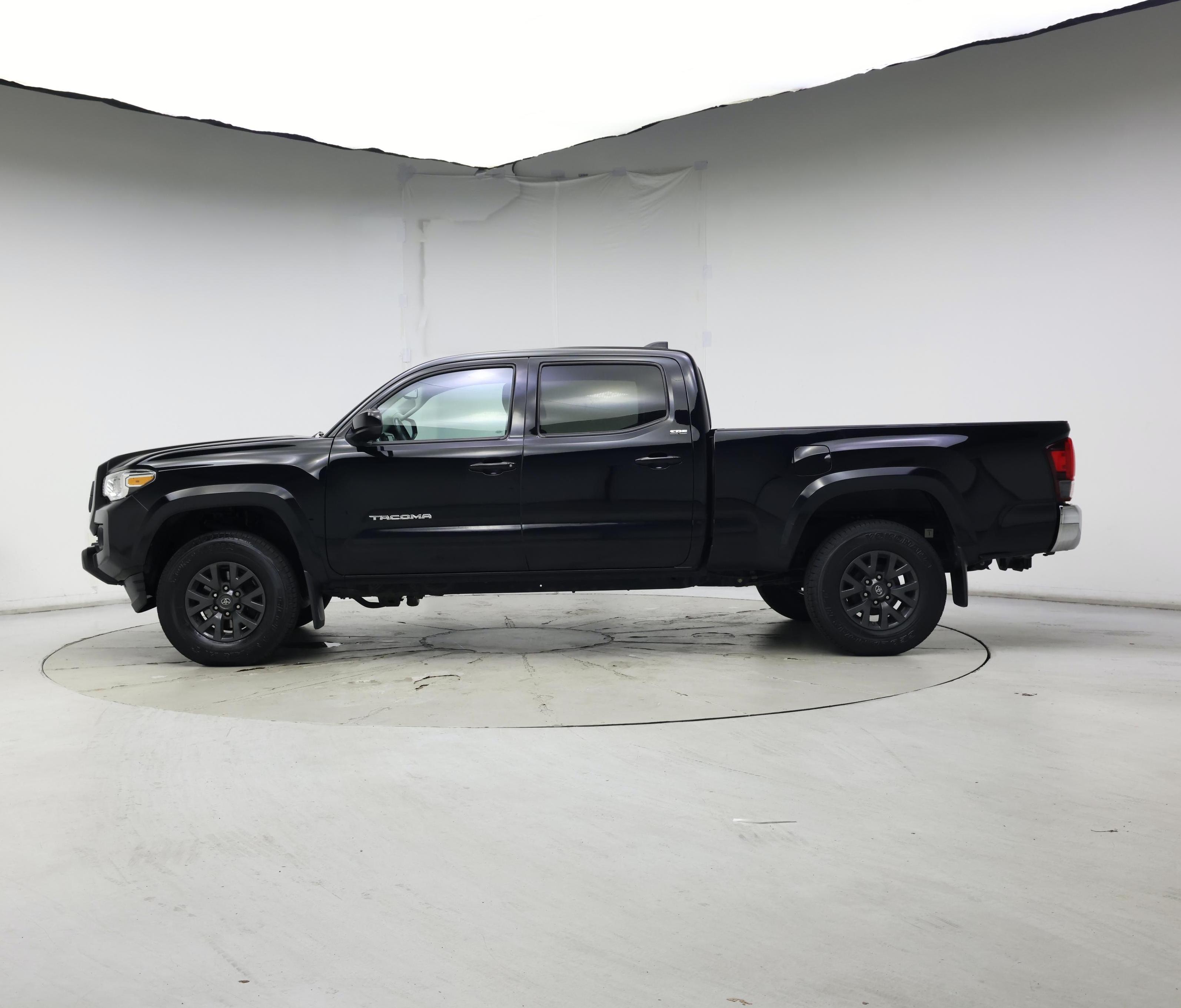 Thumbnail: 2020 Toyota Tacoma - 3