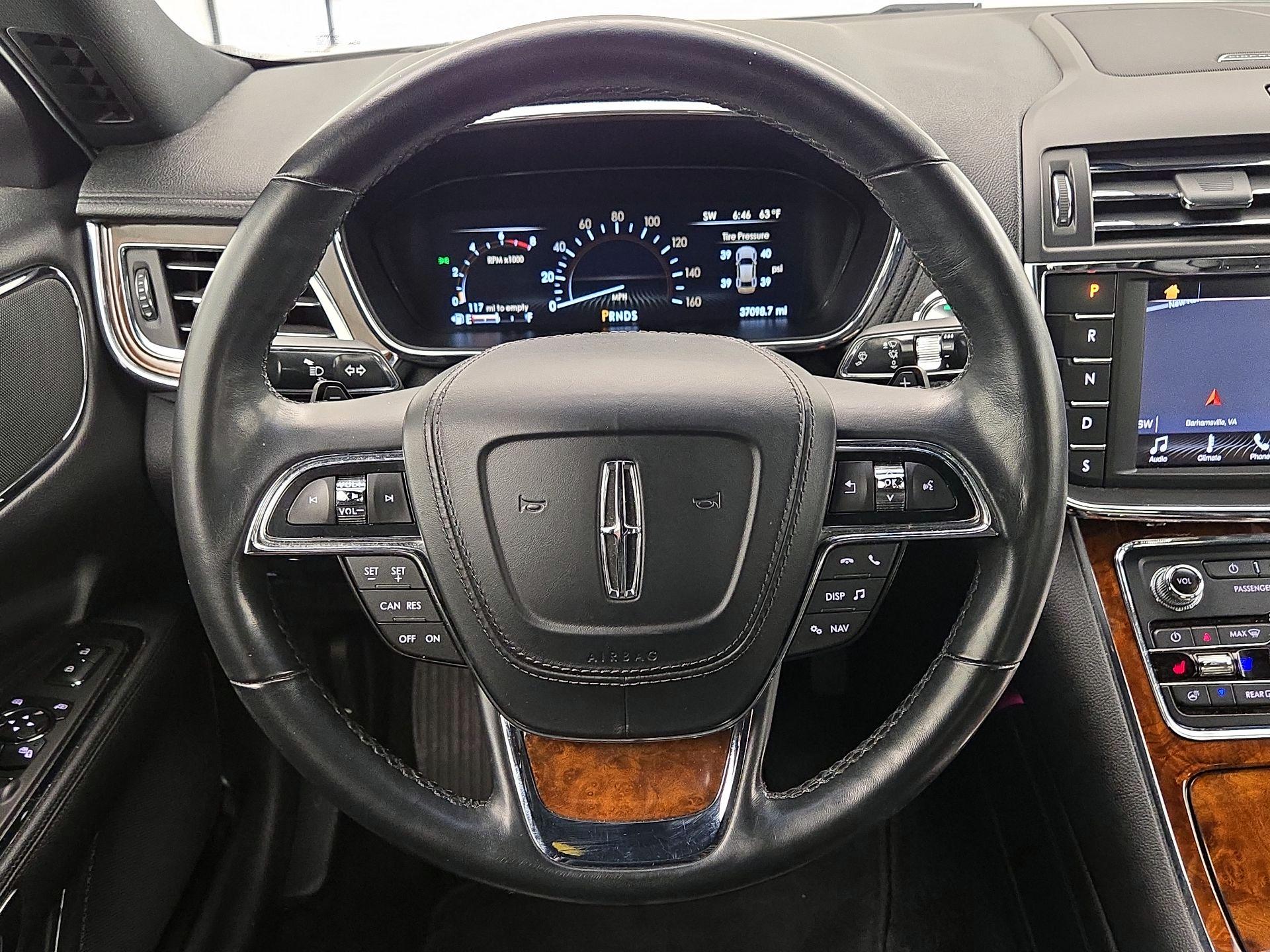 Thumbnail: 2017 Lincoln Continental - 10