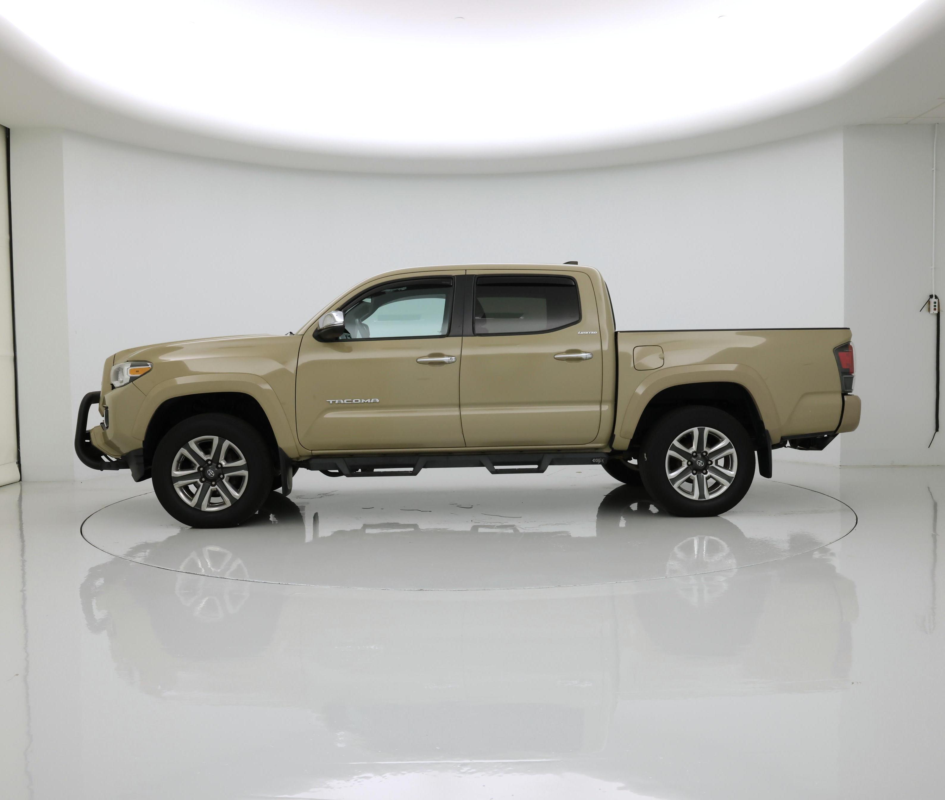 Thumbnail: 2019 Toyota Tacoma - 3