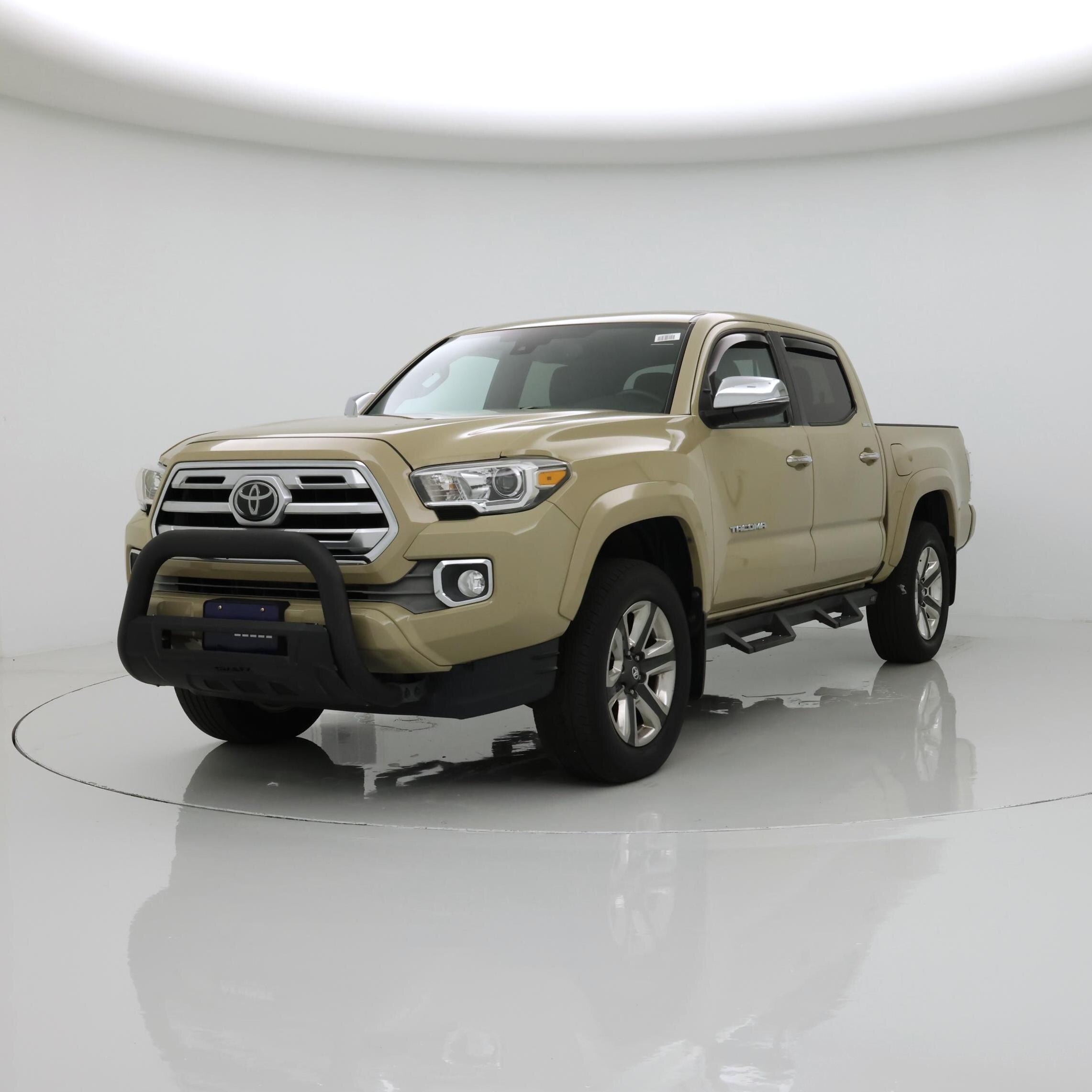 Thumbnail: 2019 Toyota Tacoma - 4