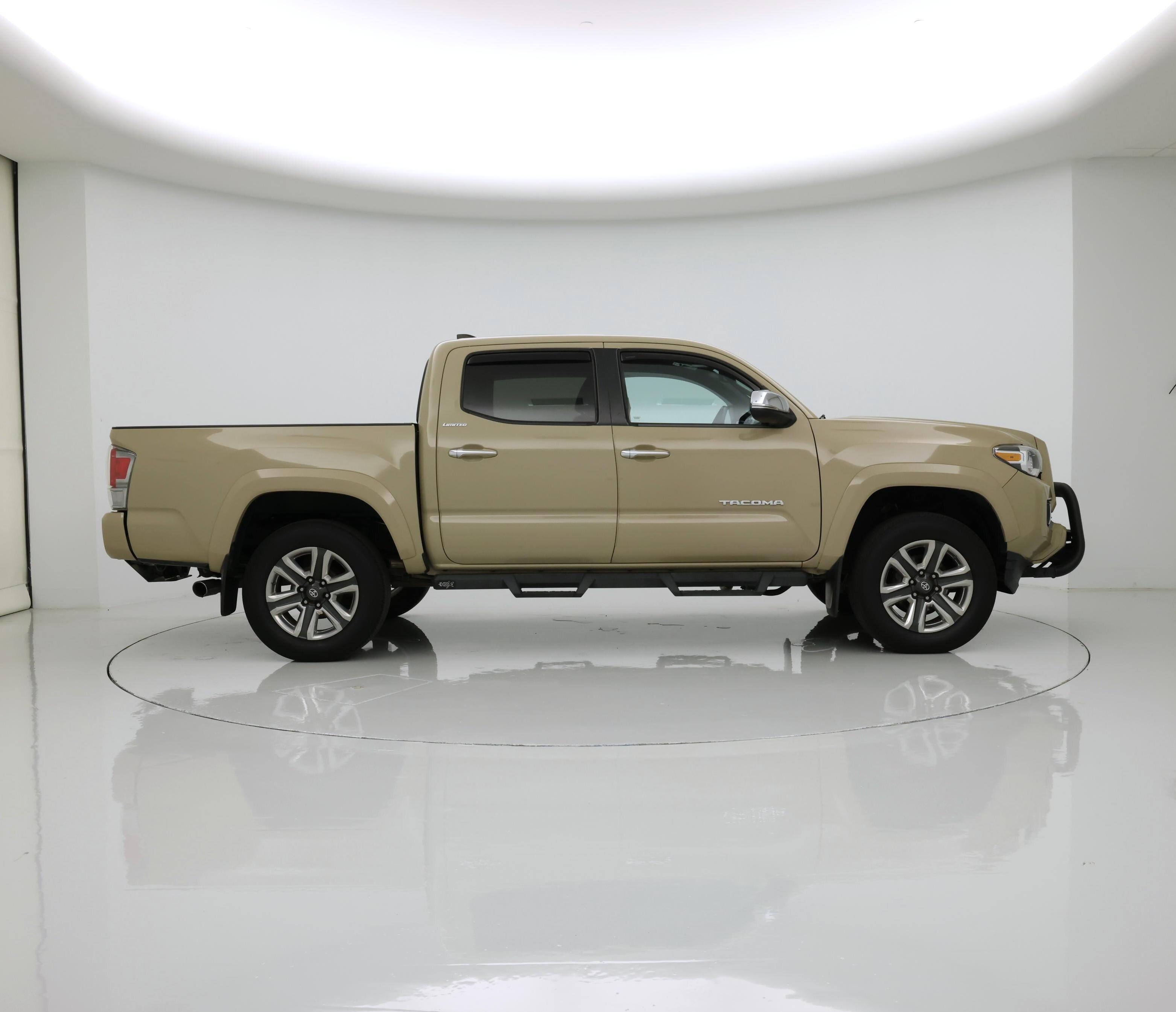 Thumbnail: 2019 Toyota Tacoma - 7