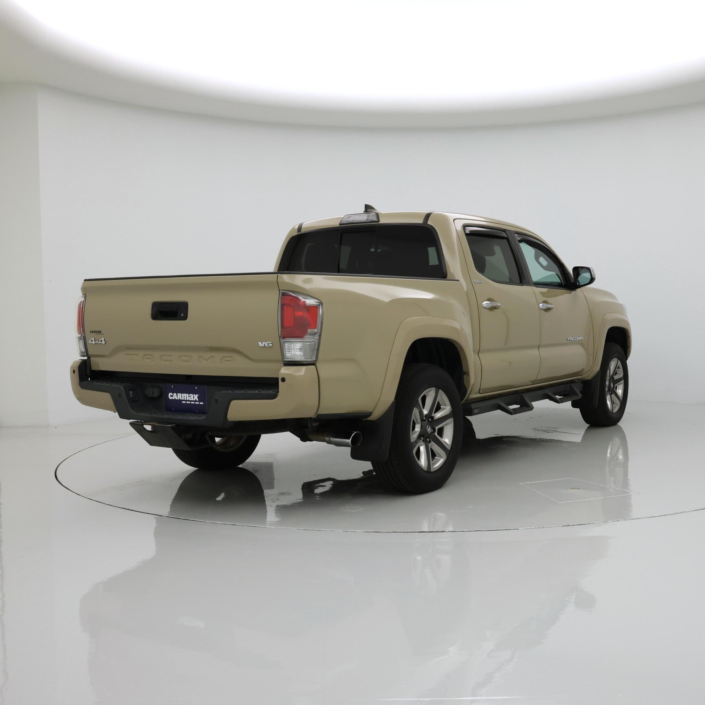 Thumbnail: 2019 Toyota Tacoma - 8