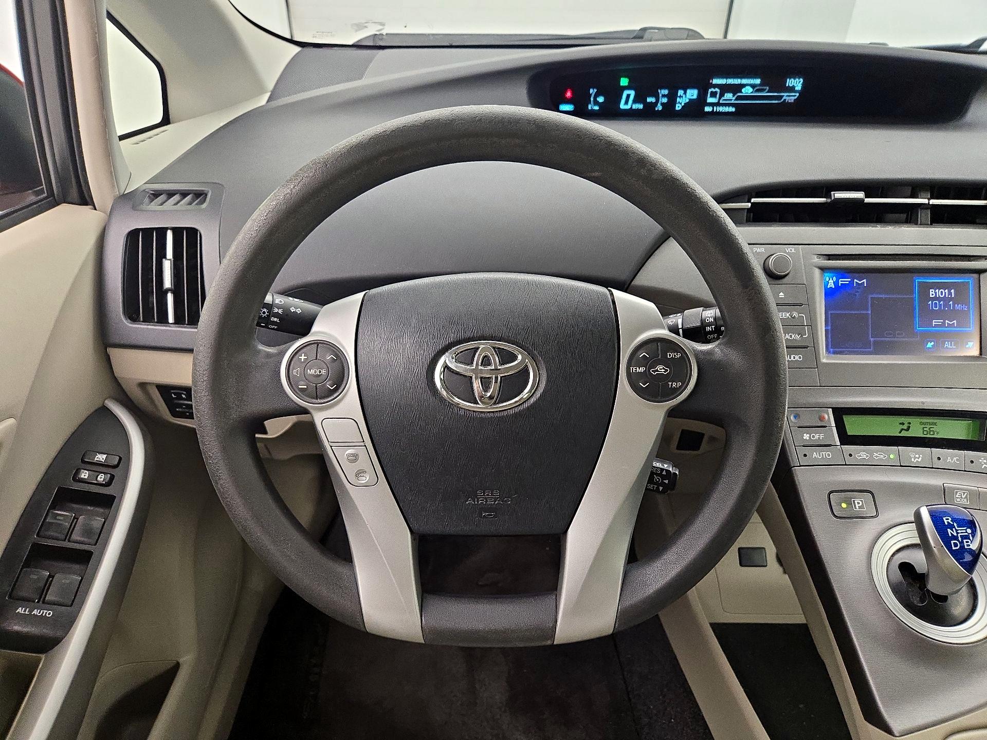 Thumbnail: 2014 Toyota Prius - 10