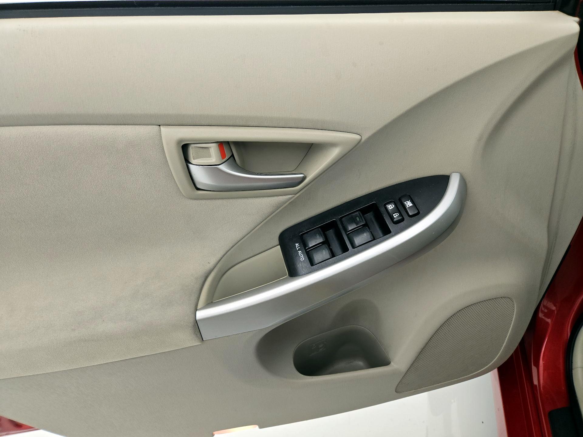 Thumbnail: 2014 Toyota Prius - 12
