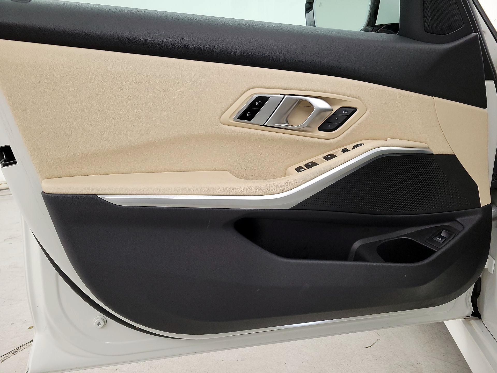 Thumbnail: 2019 BMW 3 Series - 12