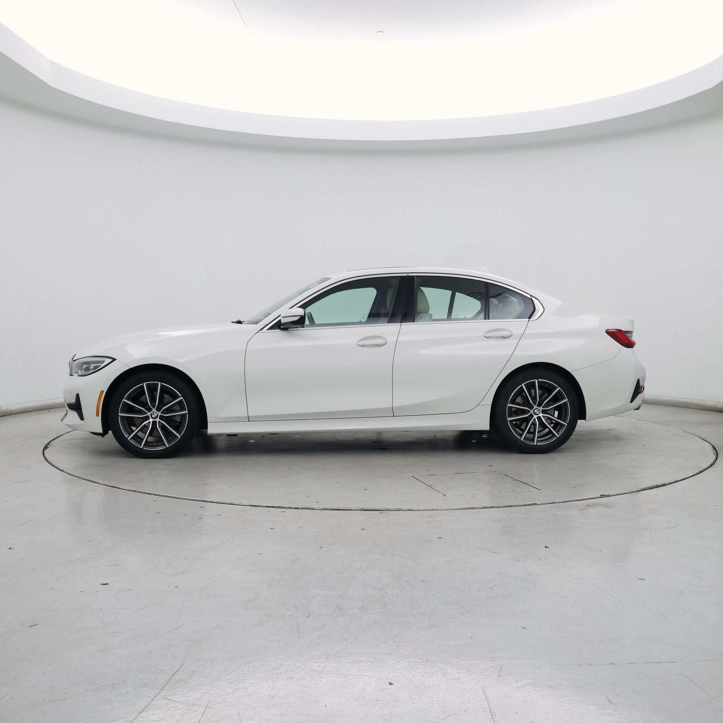 Thumbnail: 2019 BMW 3 Series - 3