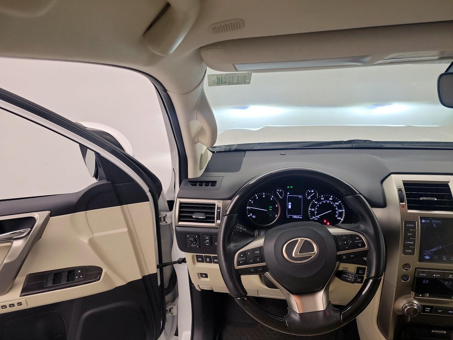 Thumbnail: 2021 Lexus GX - 10