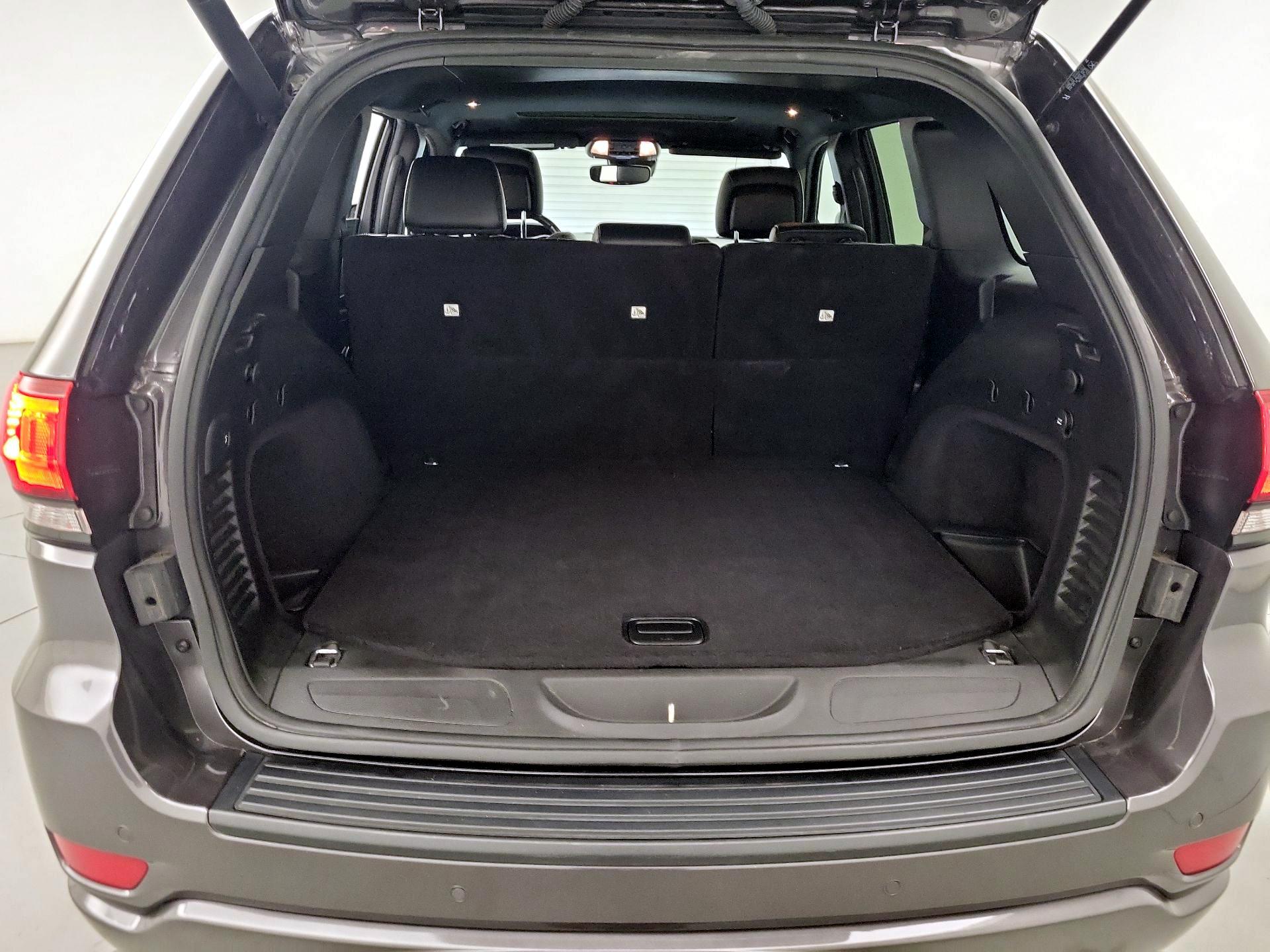 Thumbnail: 2020 Jeep Grand Cherokee - 19