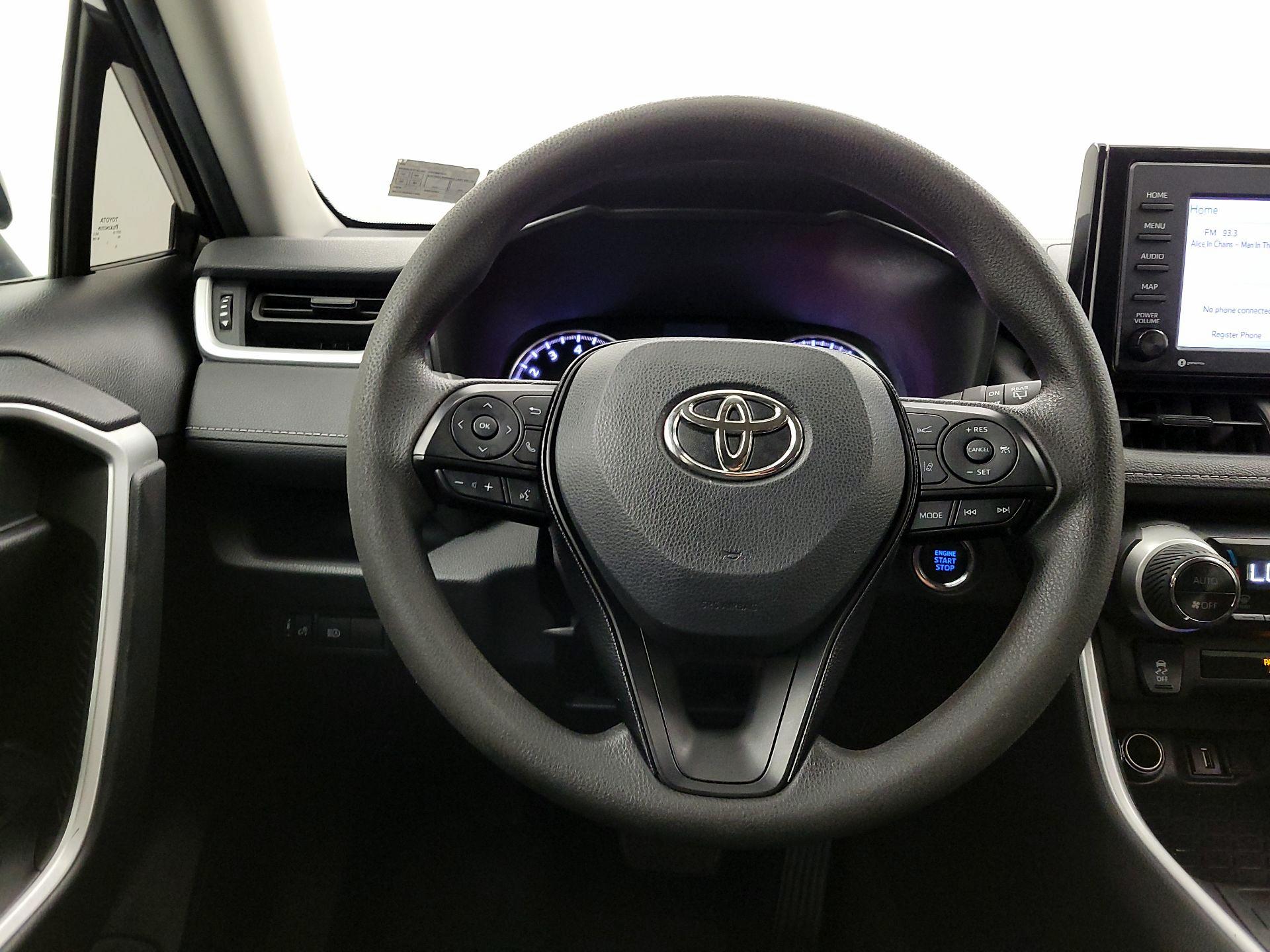 Thumbnail: 2020 Toyota RAV4 - 10