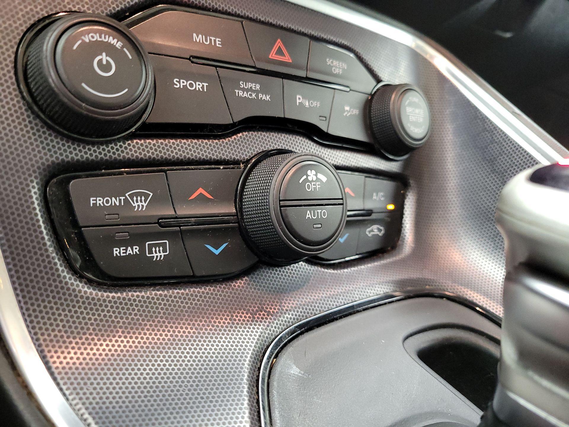 Thumbnail: 2018 Dodge Challenger - 16