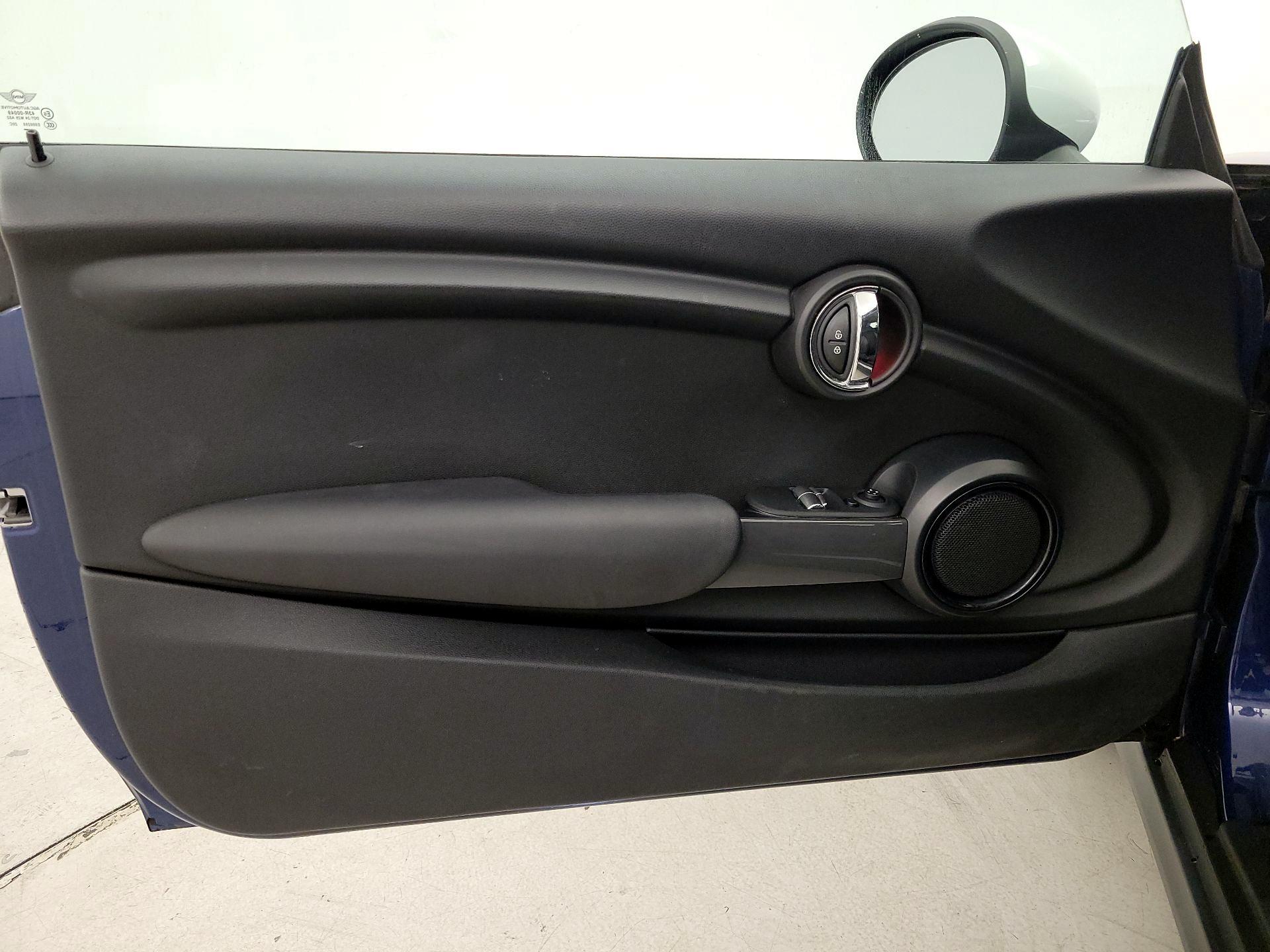 Thumbnail: 2015 MINI Cooper Hardtop - 12