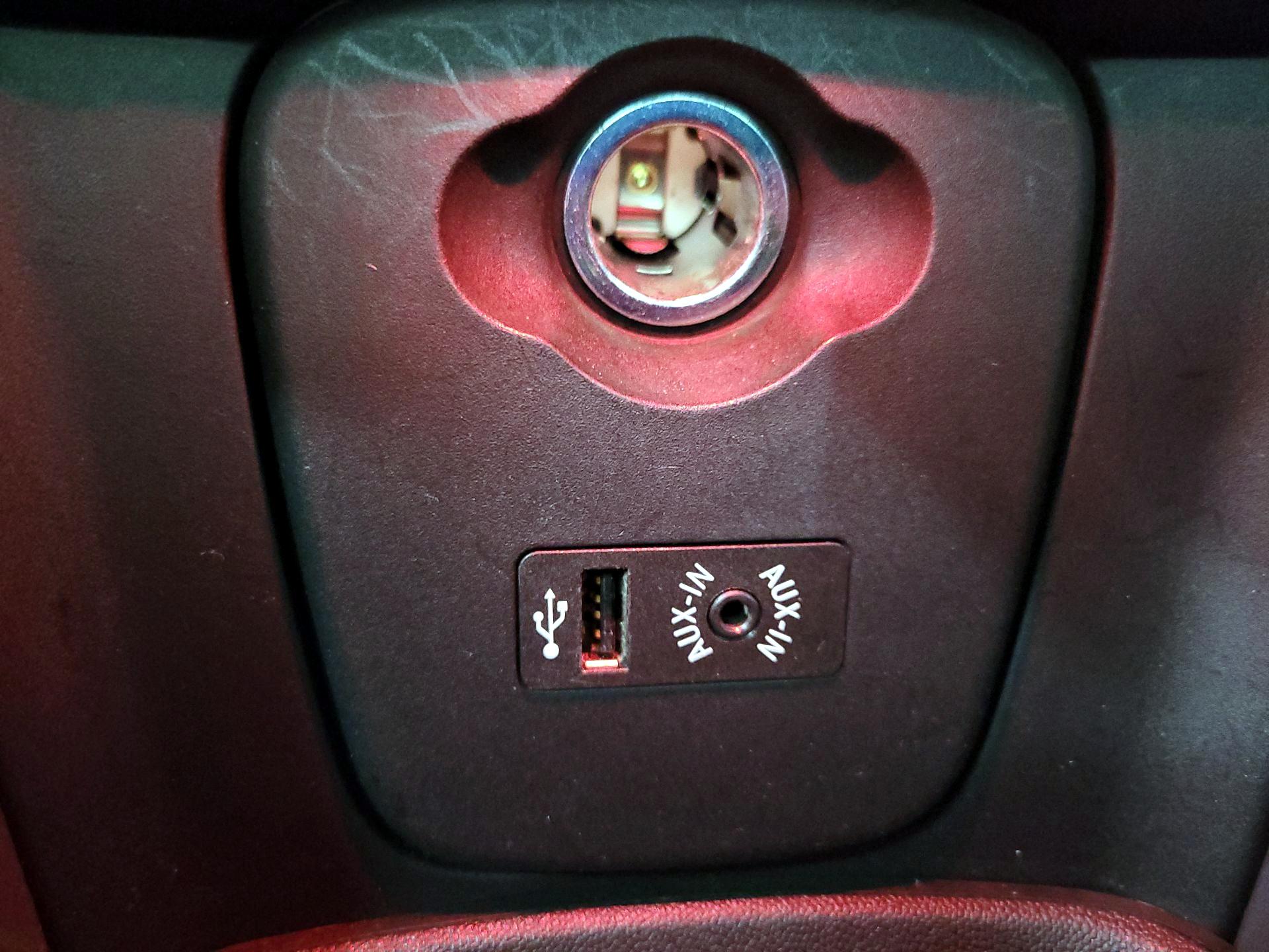 Thumbnail: 2015 MINI Cooper Hardtop - 17