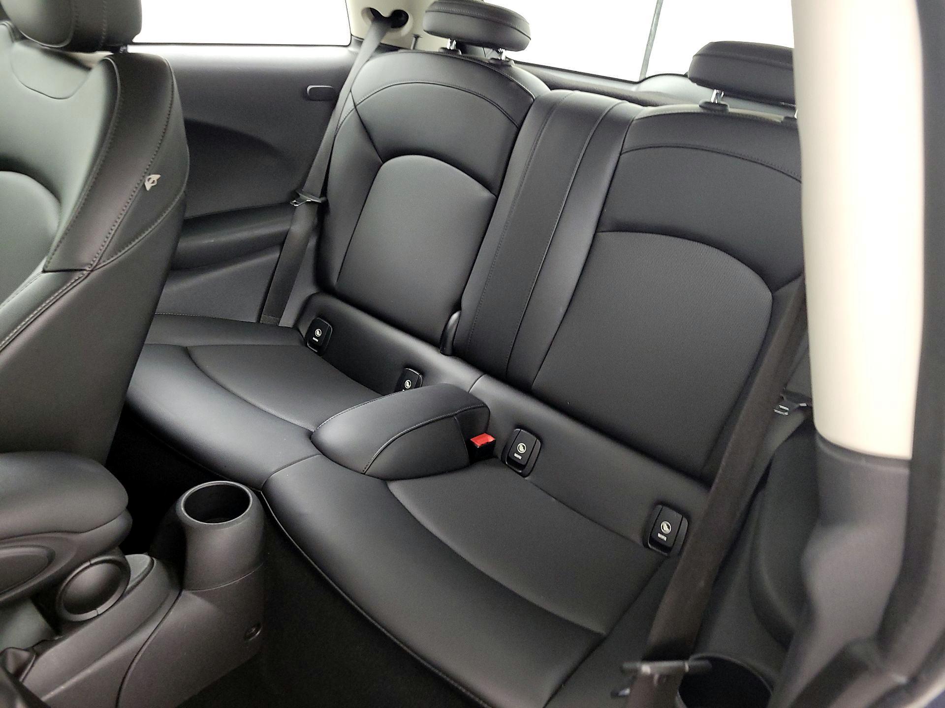 Thumbnail: 2015 MINI Cooper Hardtop - 18