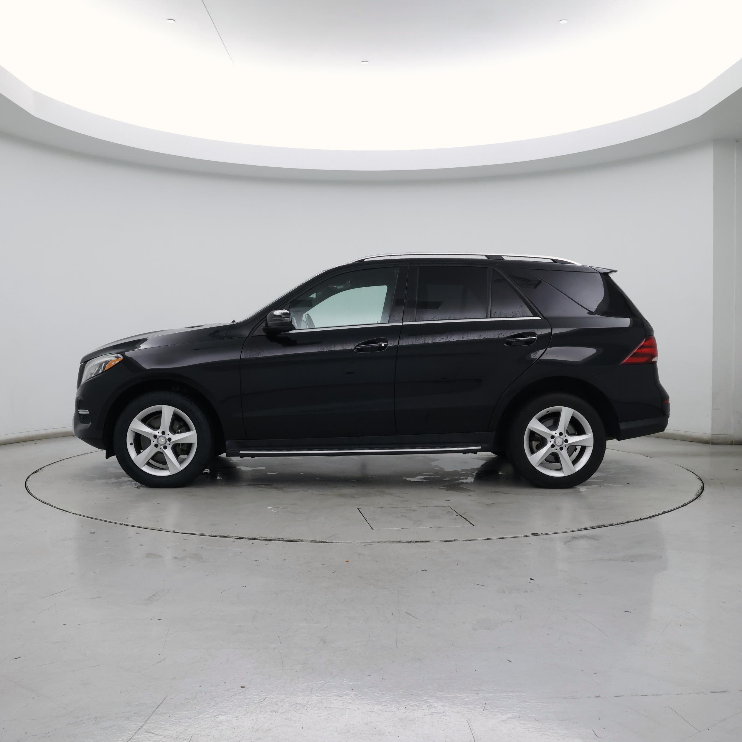 Thumbnail: 2017 Mercedes-Benz GLE - 3
