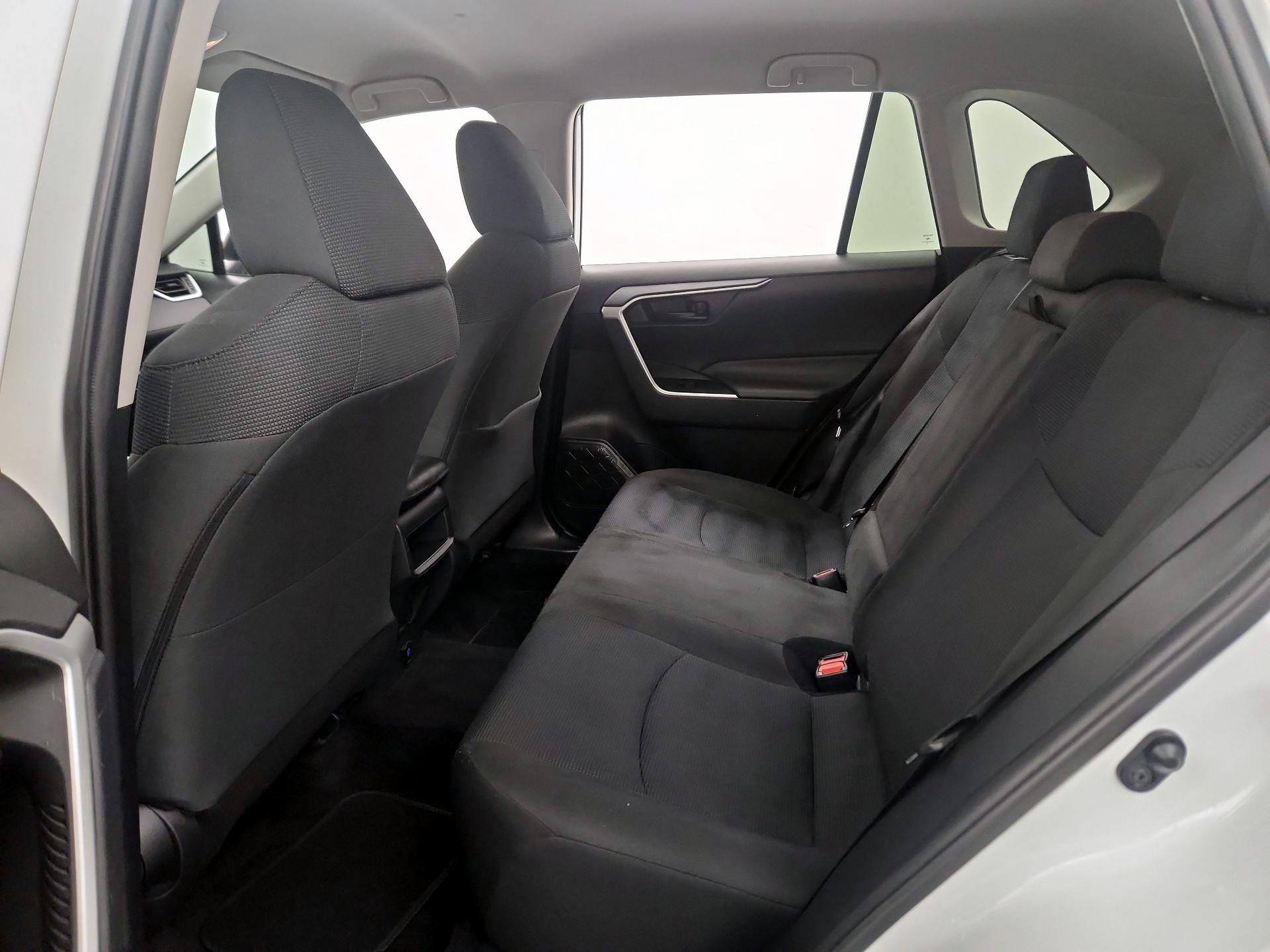 Thumbnail: 2020 Toyota RAV4 - 19