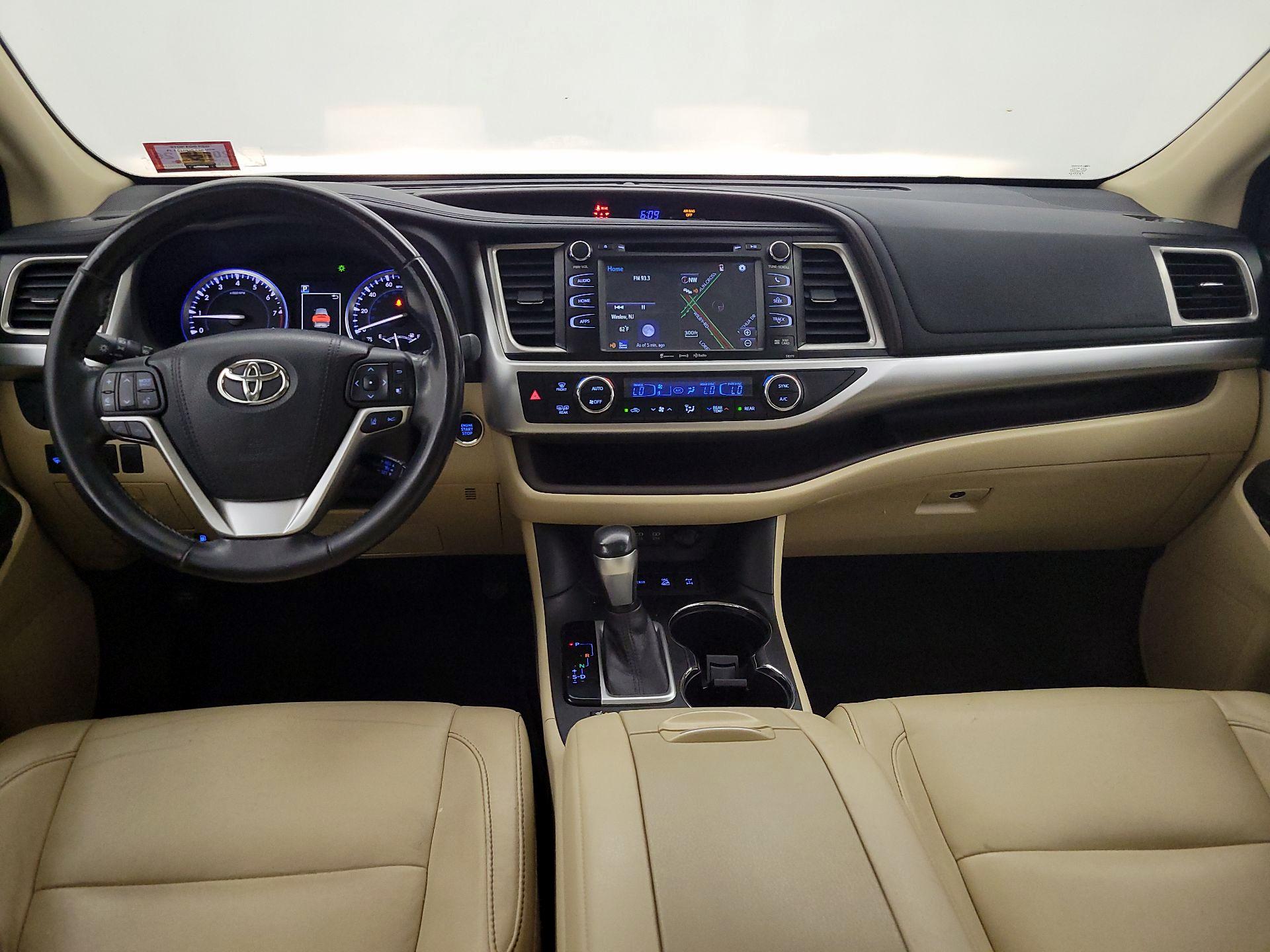 Thumbnail: 2017 Toyota Highlander - 9