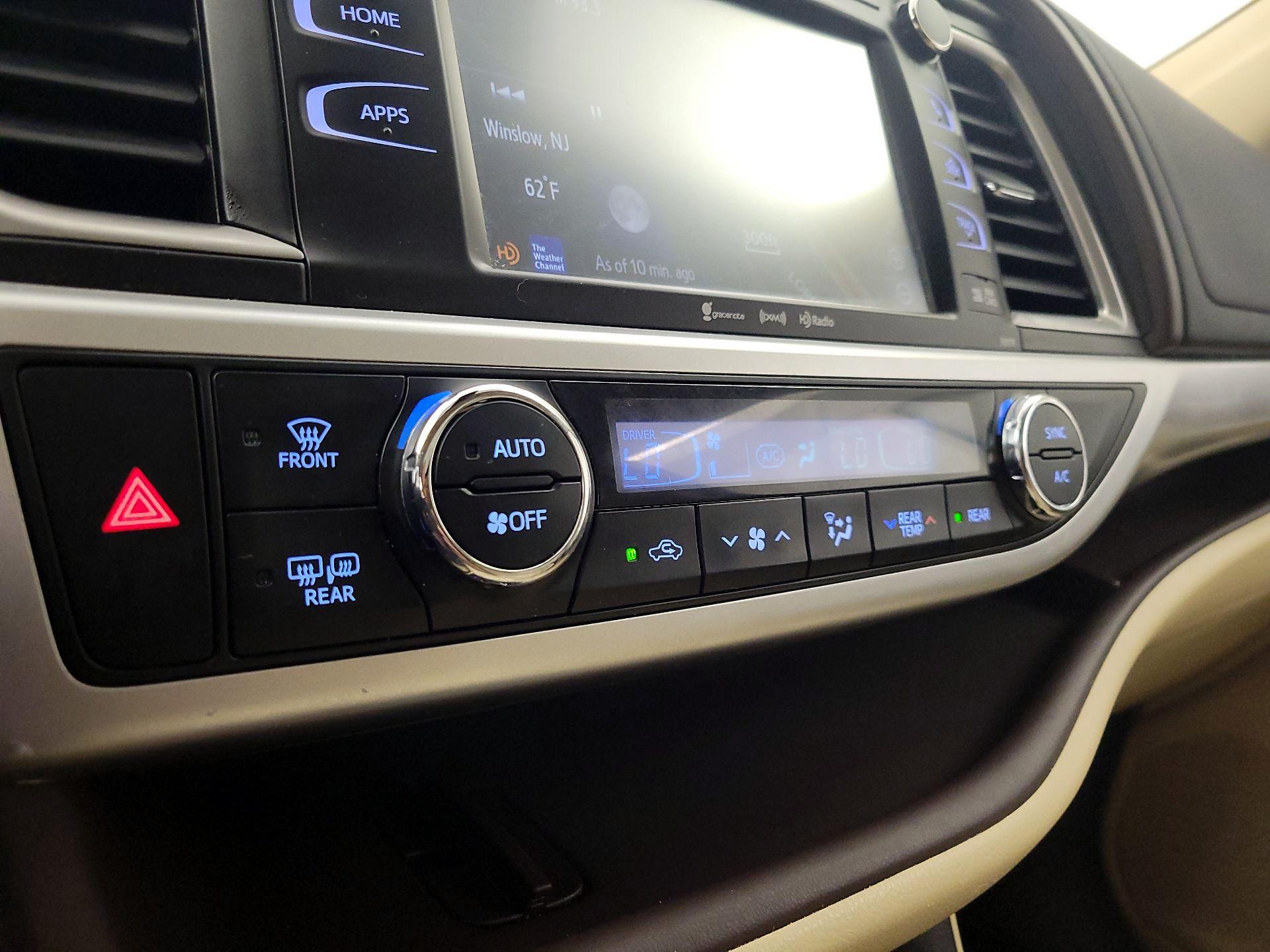 Thumbnail: 2017 Toyota Highlander - 17