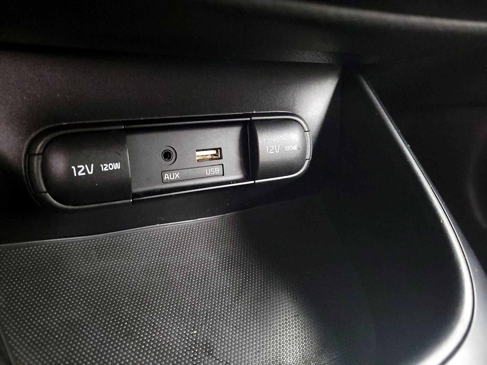 Thumbnail: 2018 Kia Soul - 18