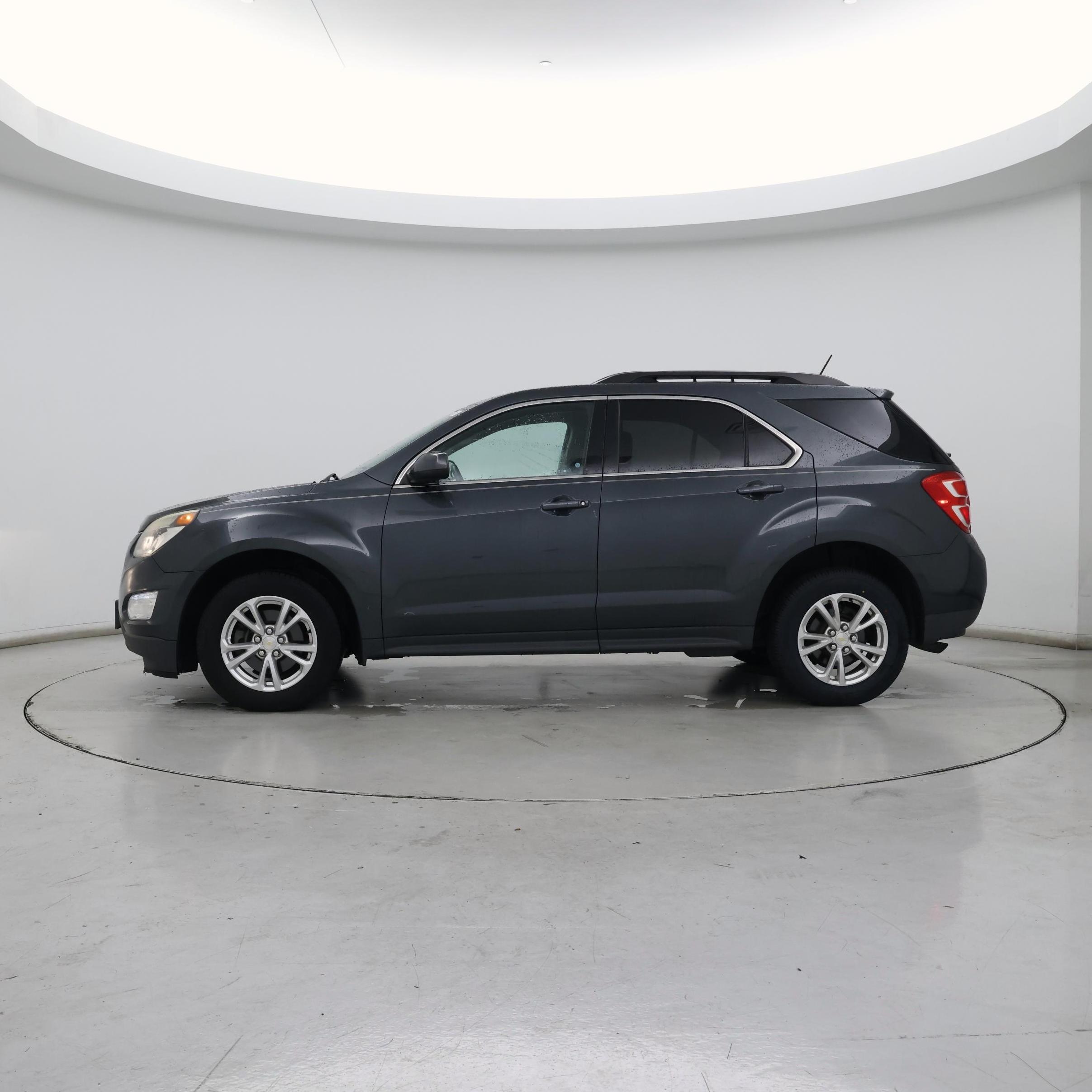 Thumbnail: 2017 Chevrolet Equinox - 3