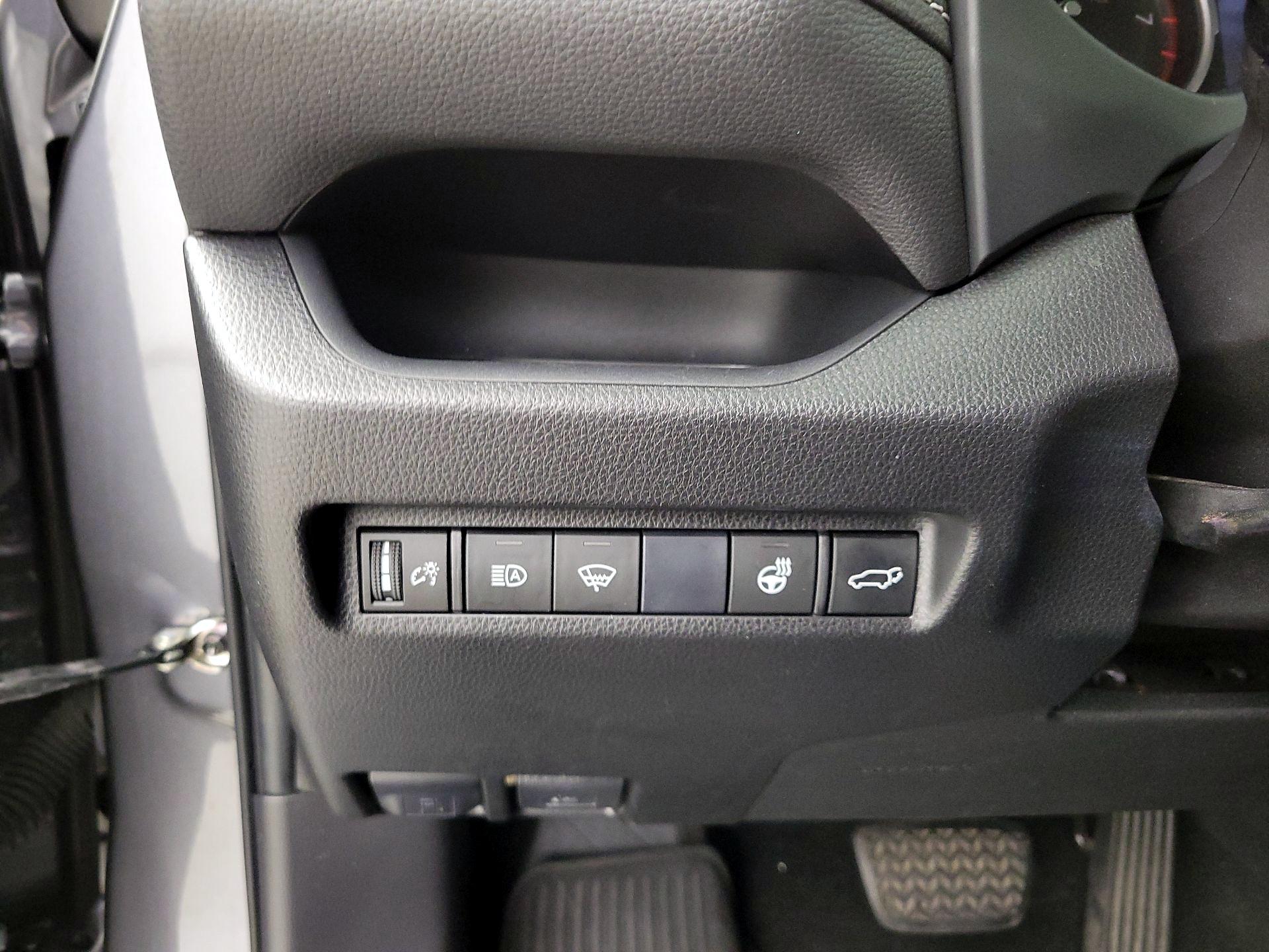 Thumbnail: 2019 Toyota RAV4 - 13