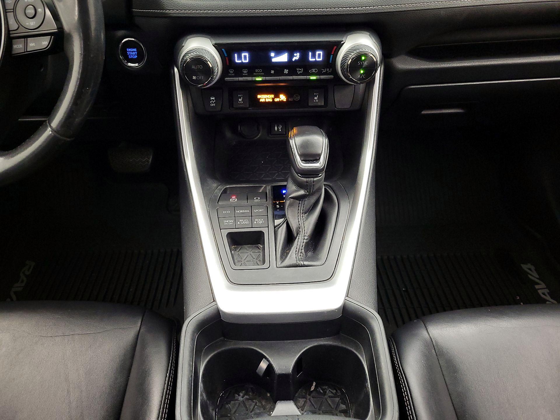 Thumbnail: 2019 Toyota RAV4 - 17