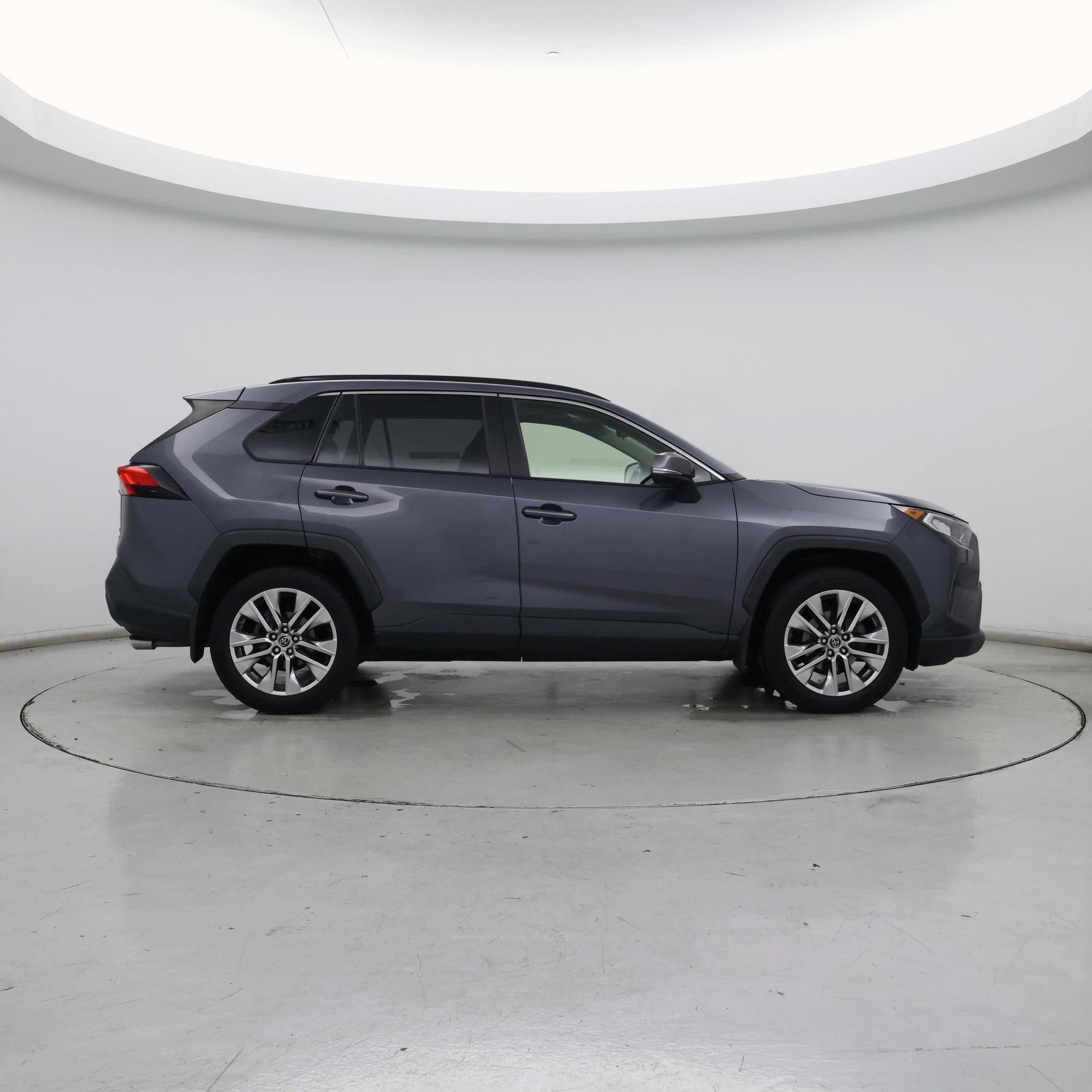 Thumbnail: 2019 Toyota RAV4 - 7
