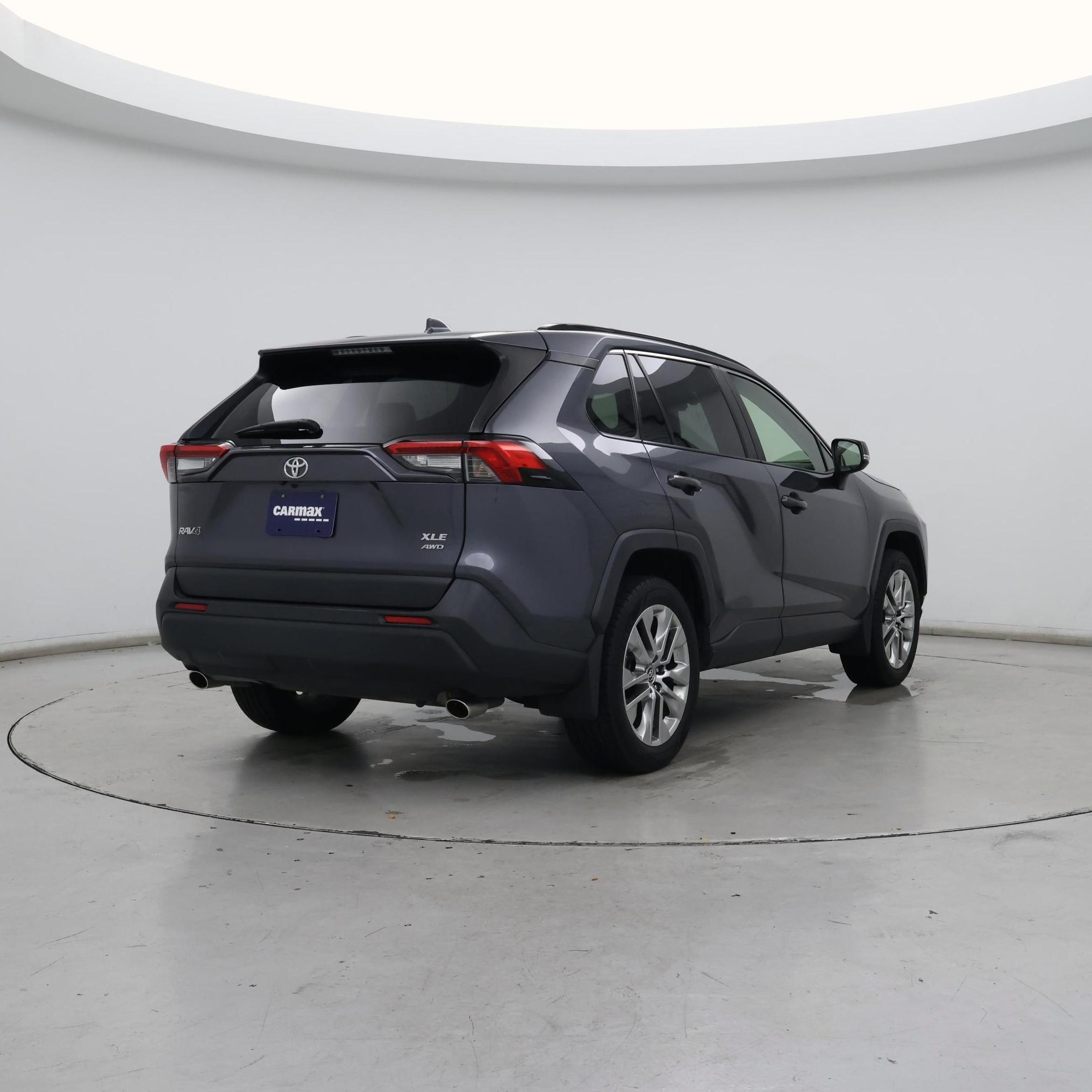 Thumbnail: 2019 Toyota RAV4 - 8