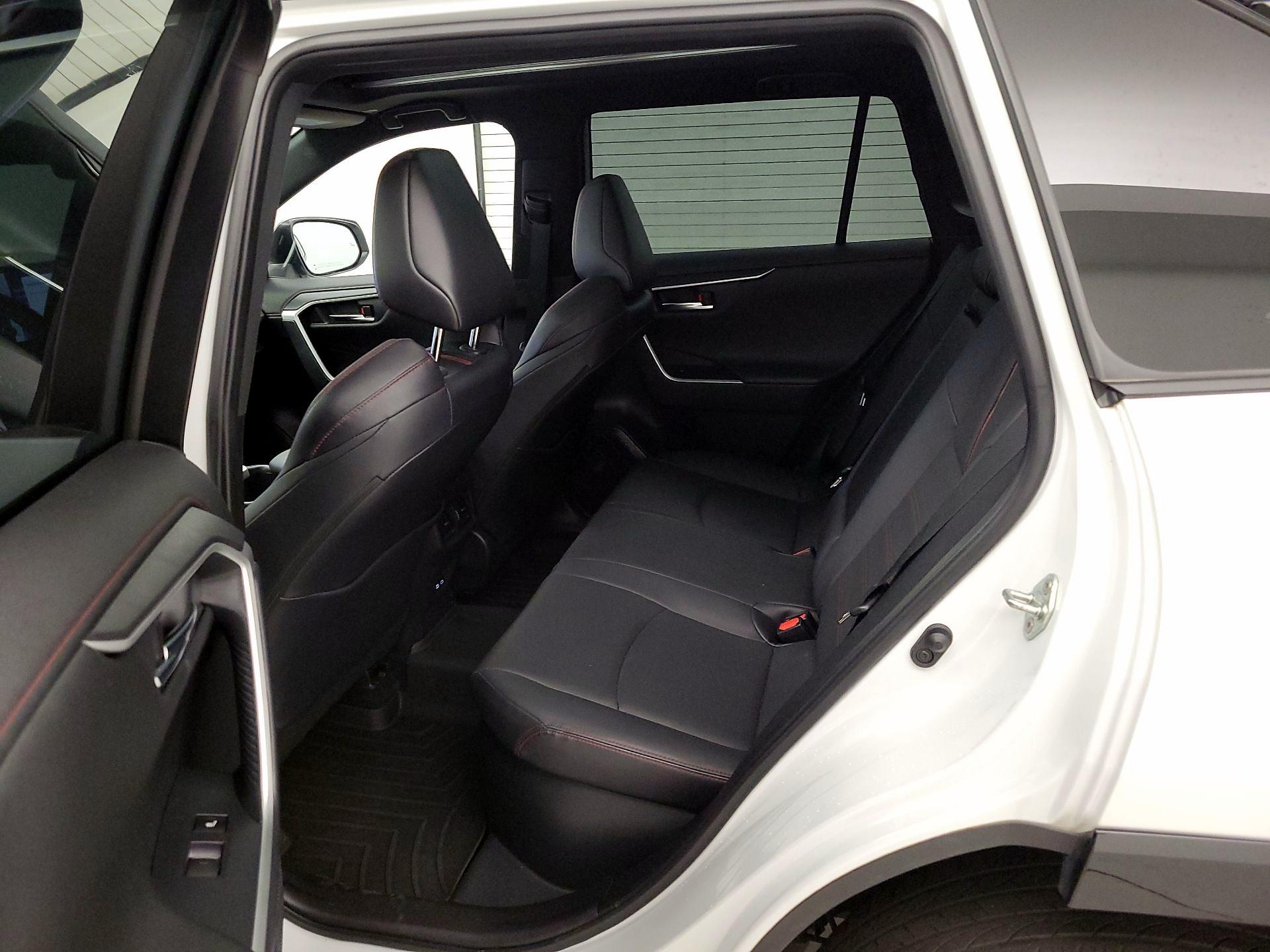Thumbnail: 2023 Toyota RAV4 - 20