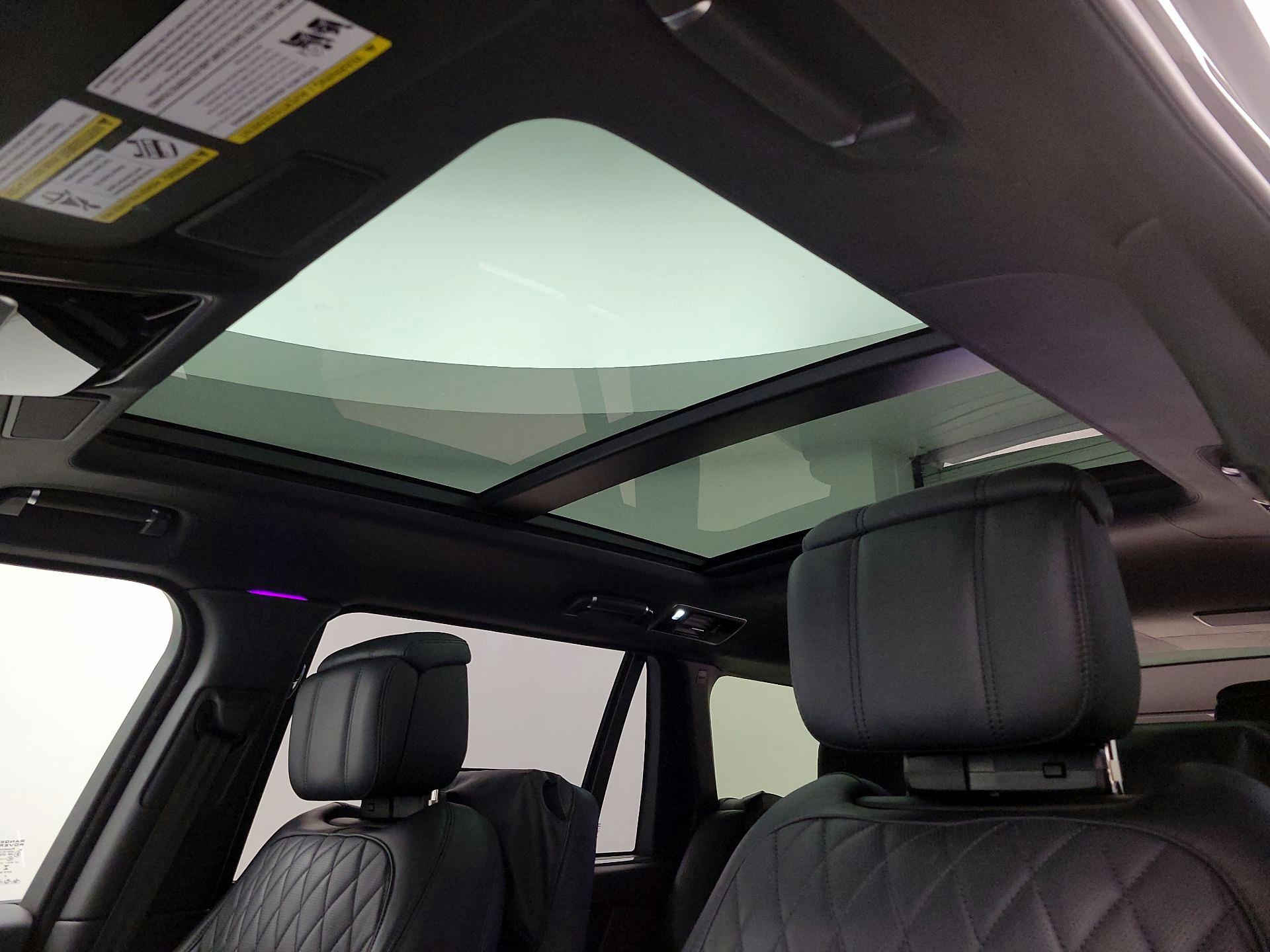 Thumbnail: 2019 Land Rover Range Rover - 18