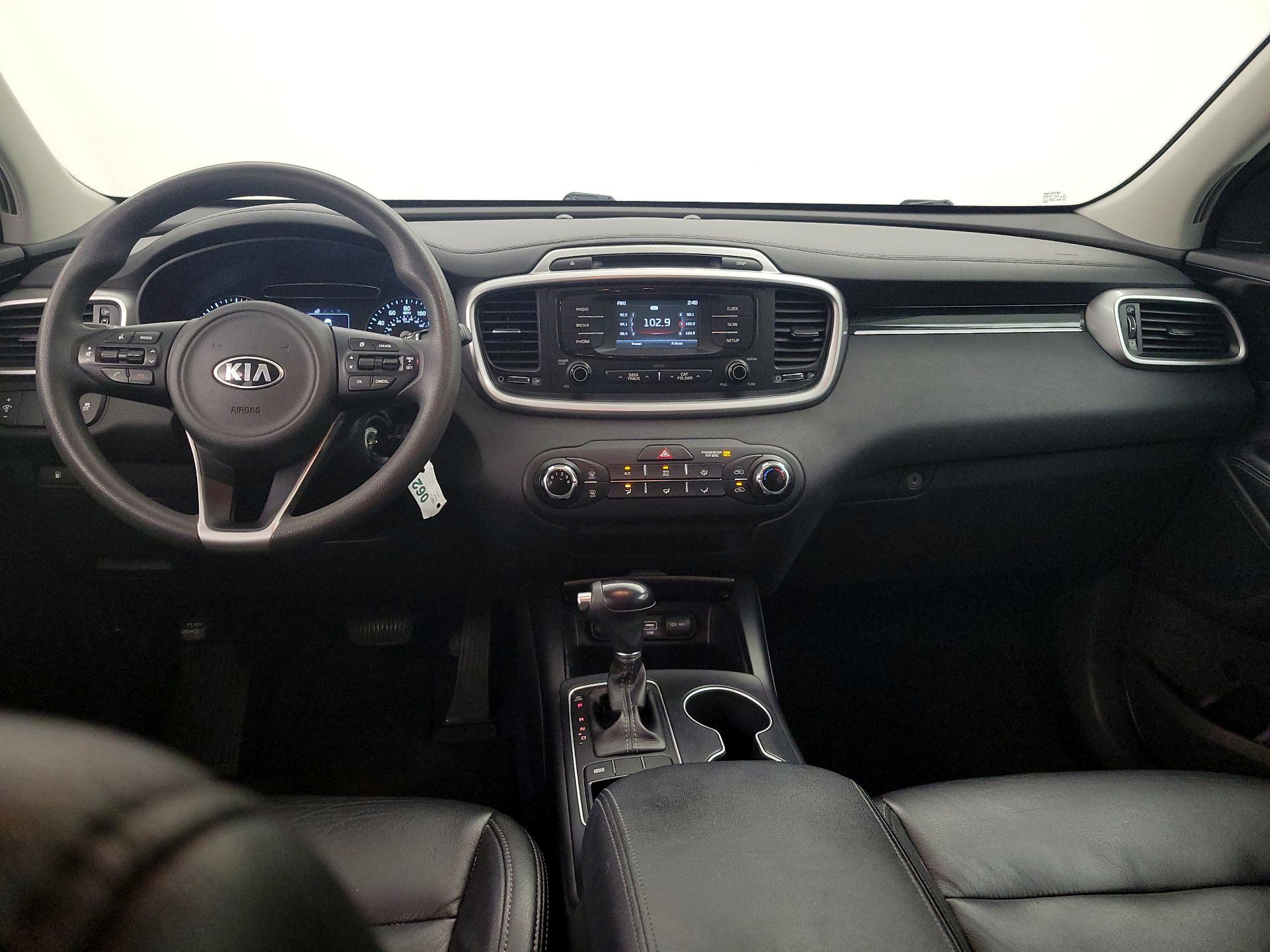 Thumbnail: 2017 Kia Sorento - 9