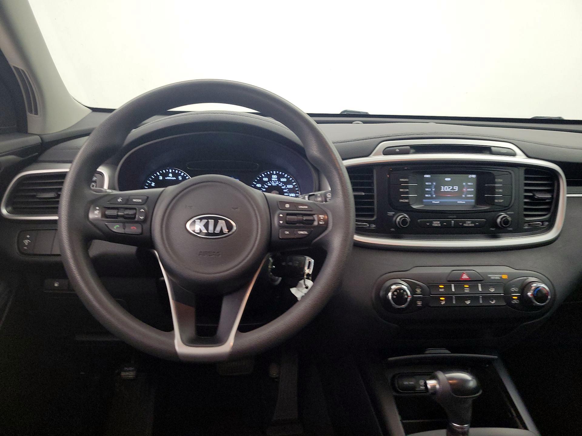 Thumbnail: 2017 Kia Sorento - 10