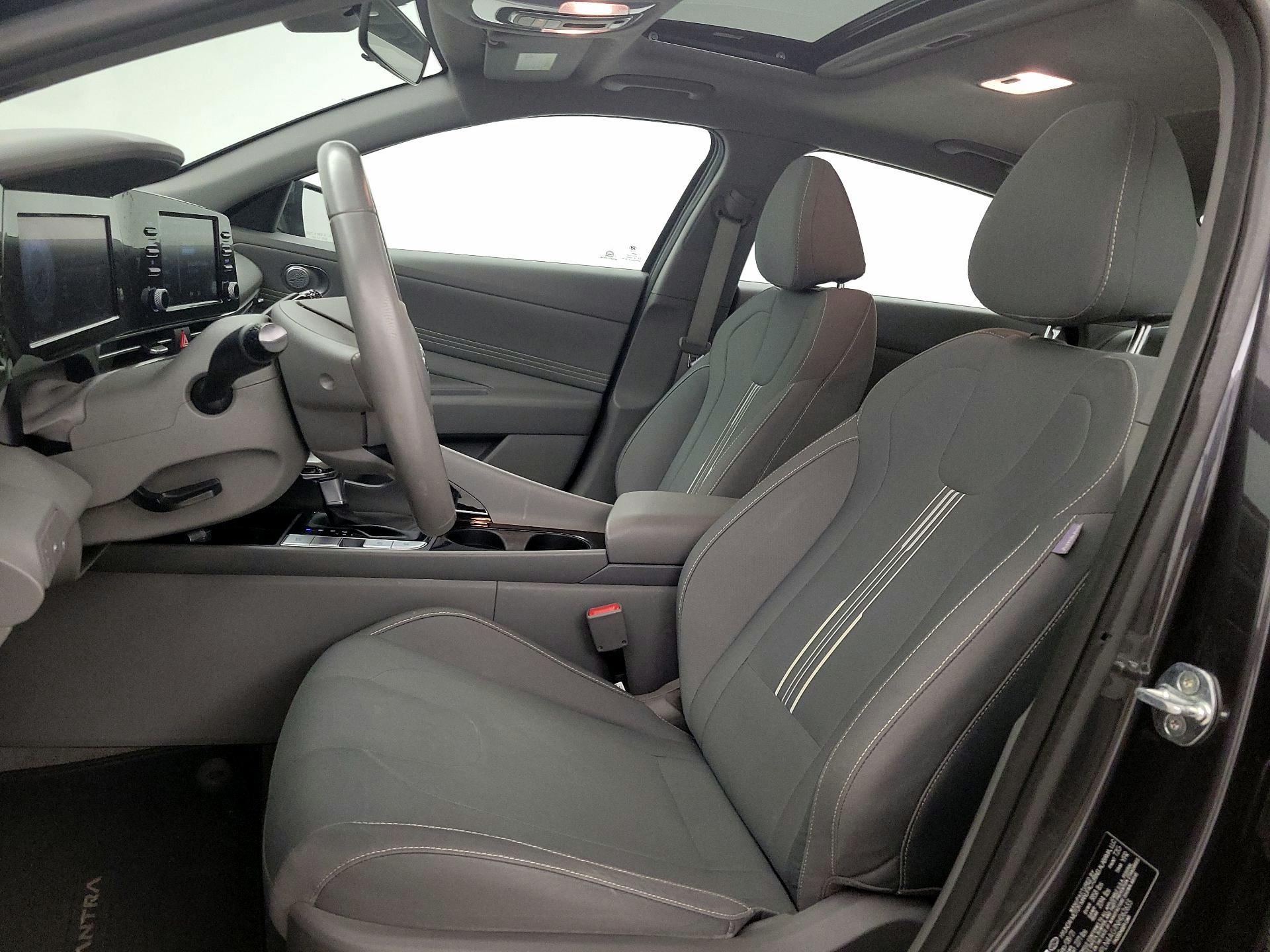 Thumbnail: 2022 Hyundai Elantra - 11