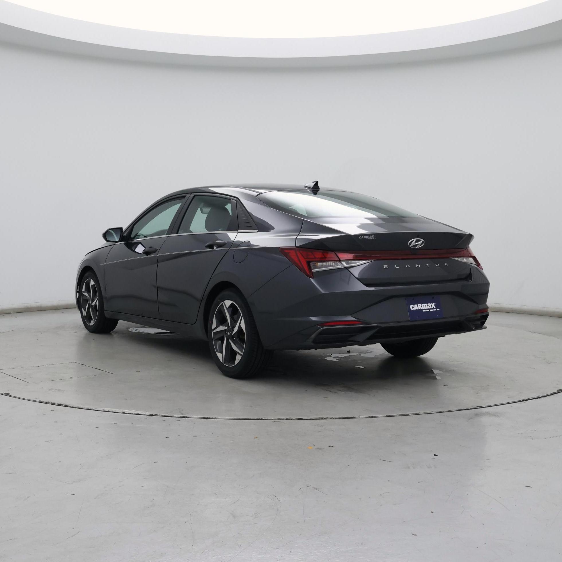 Thumbnail: 2022 Hyundai Elantra - 2