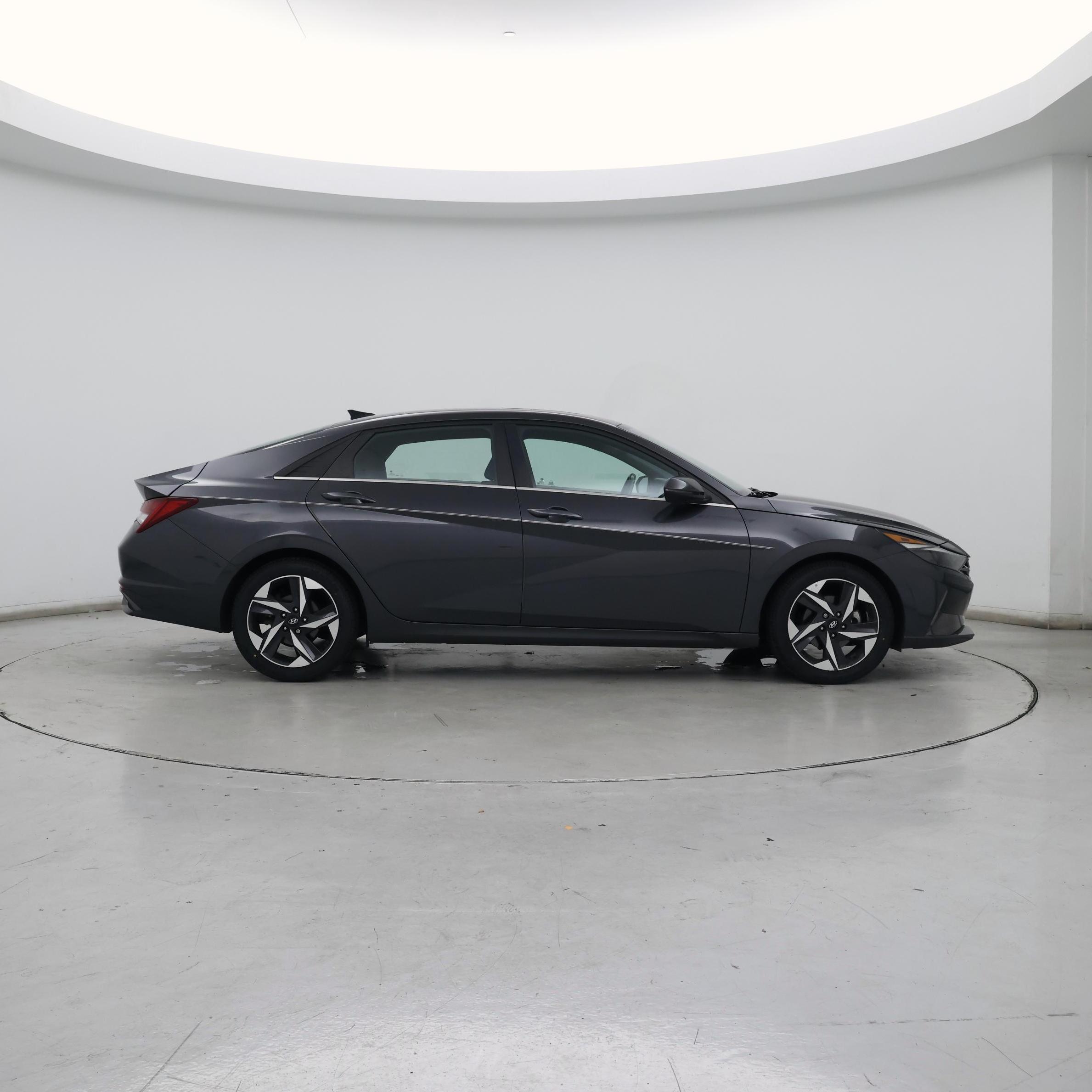 Thumbnail: 2022 Hyundai Elantra - 7