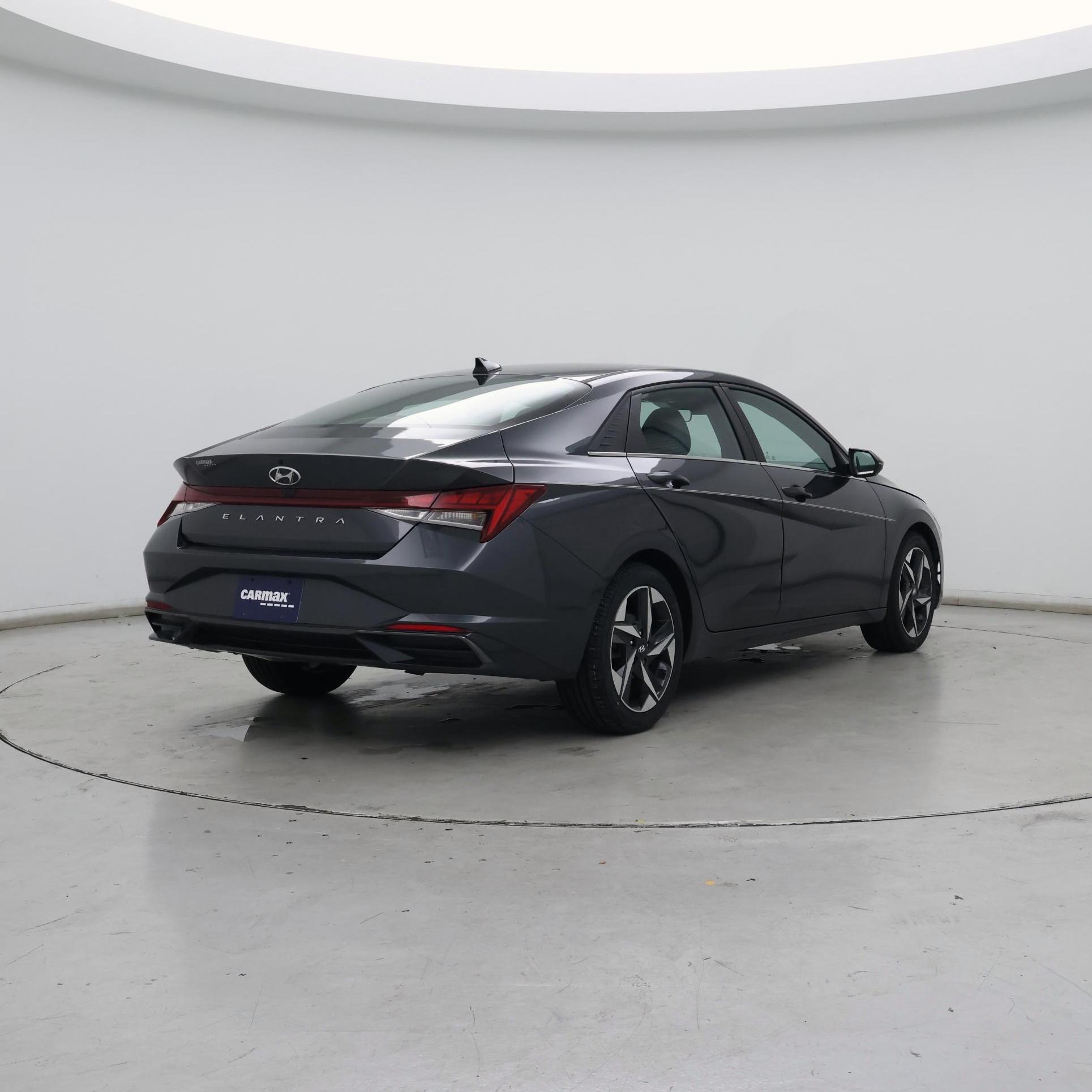 Thumbnail: 2022 Hyundai Elantra - 8