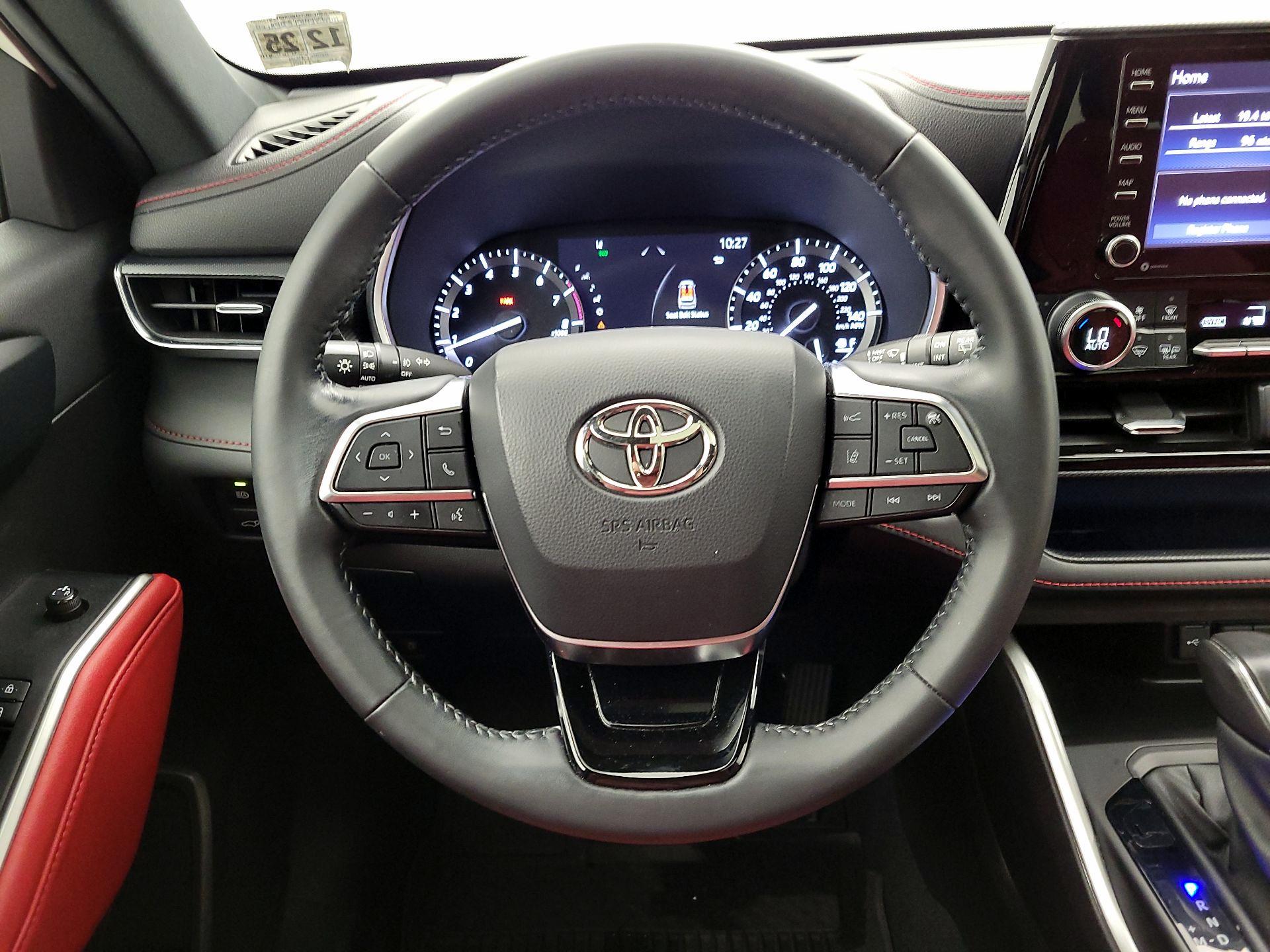 Thumbnail: 2021 Toyota Highlander - 10