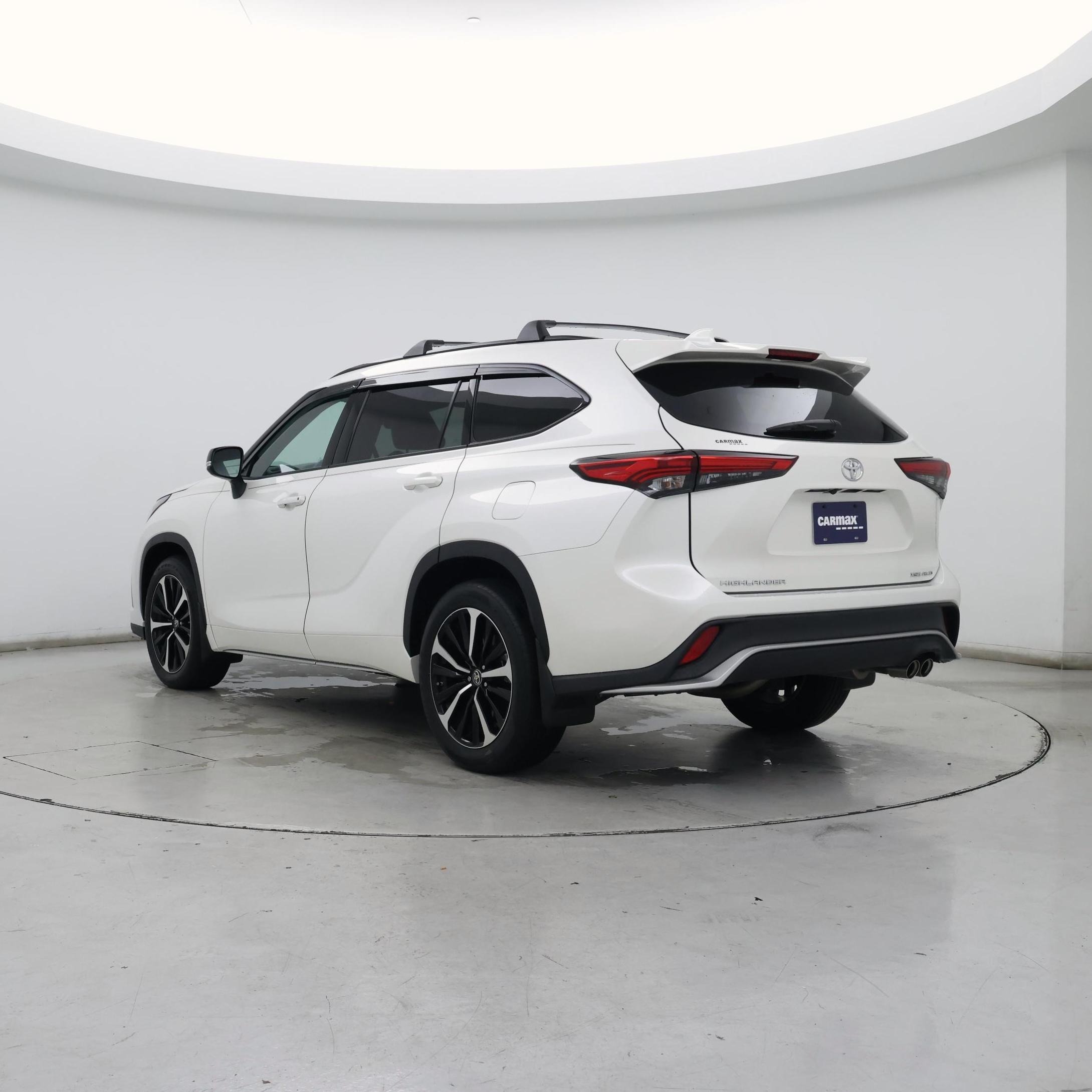 Thumbnail: 2021 Toyota Highlander - 2
