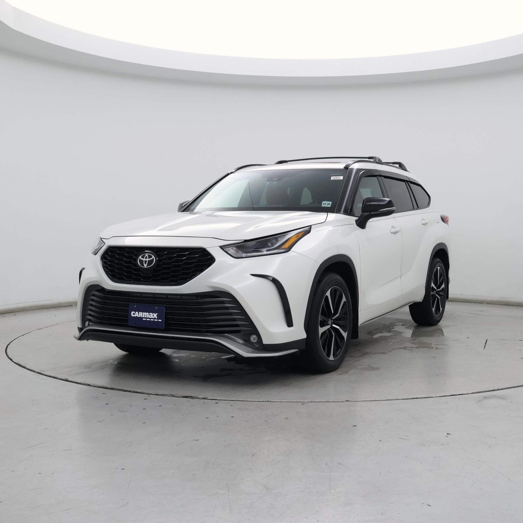 Thumbnail: 2021 Toyota Highlander - 4