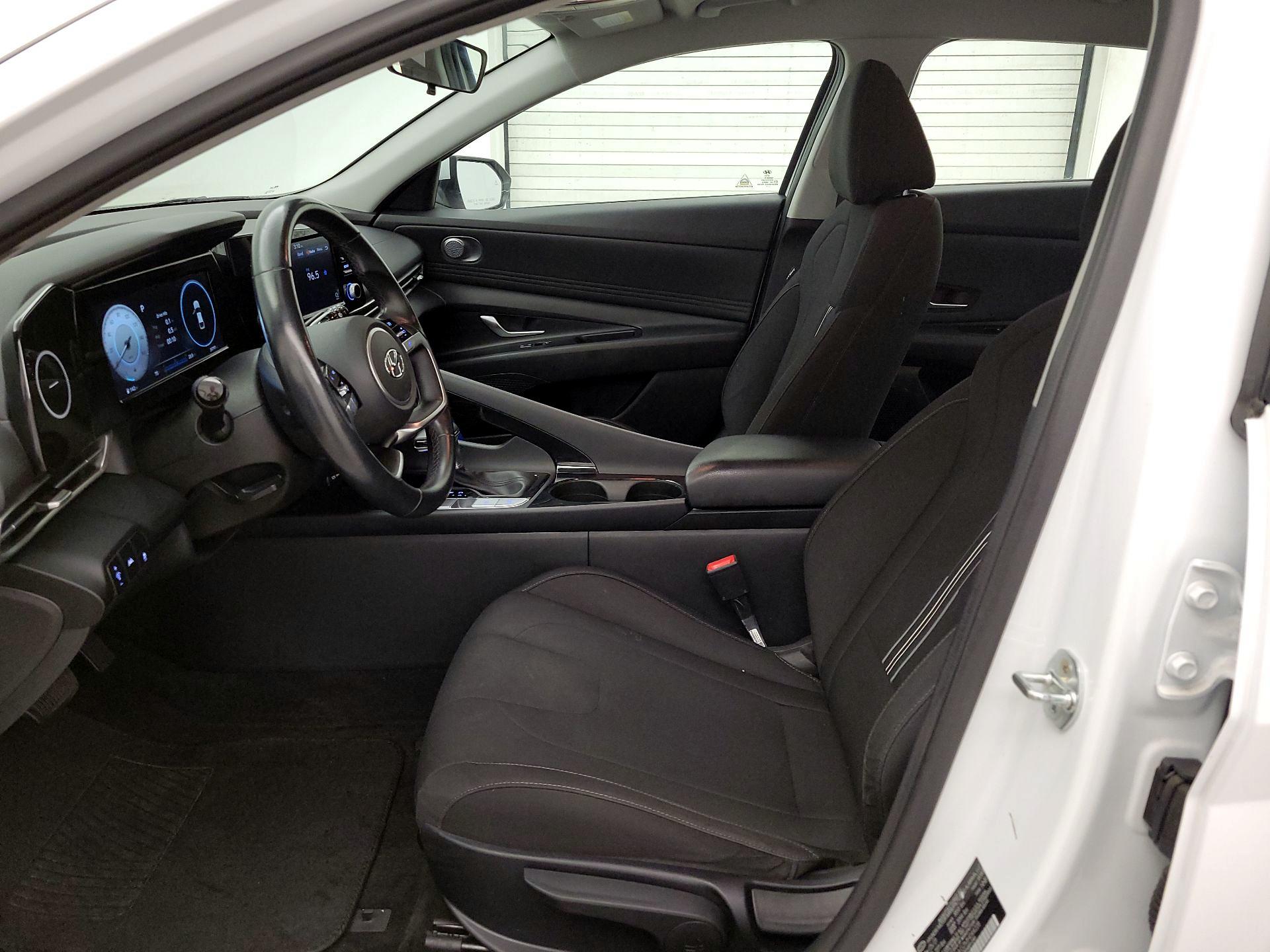 Thumbnail: 2021 Hyundai Elantra - 11