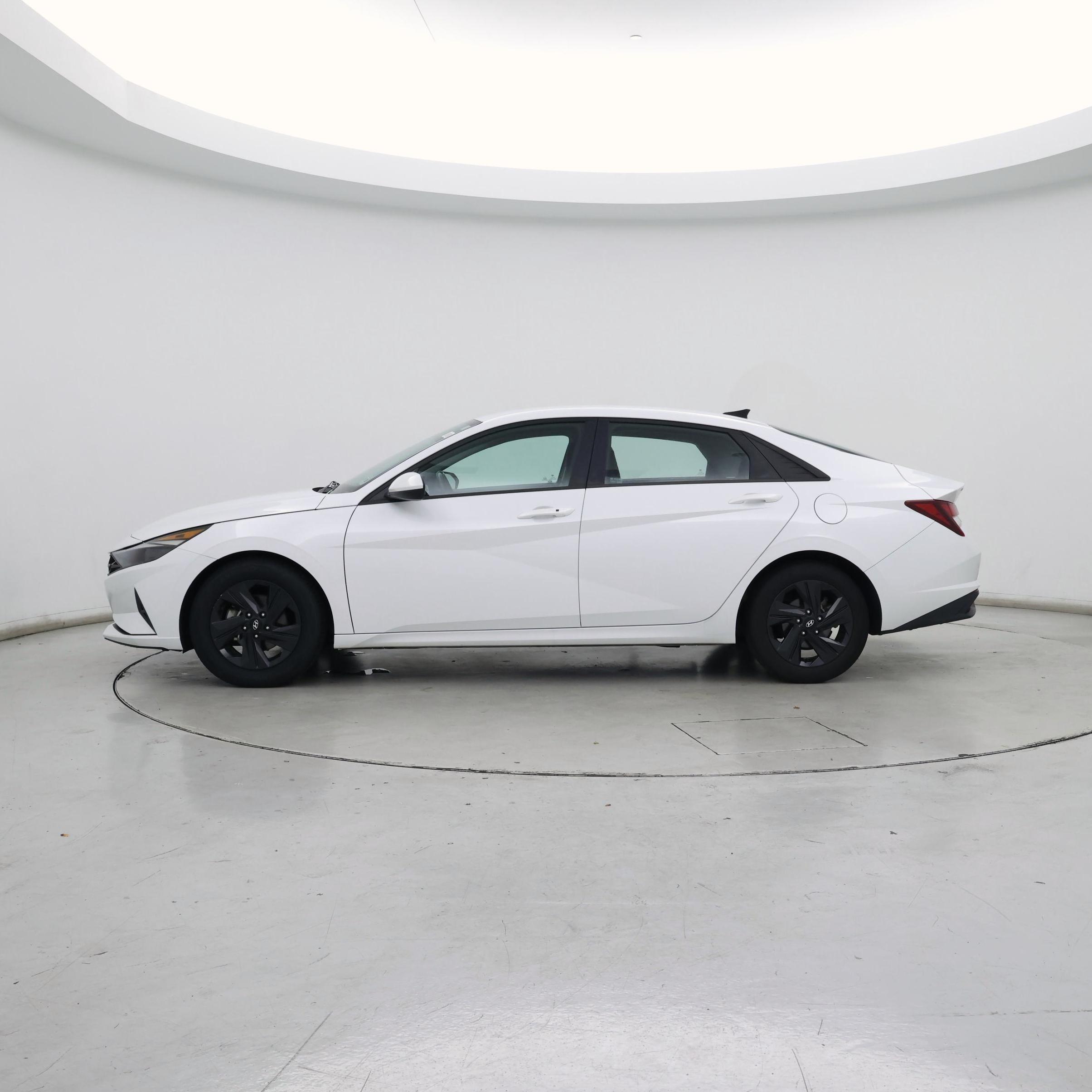 Thumbnail: 2021 Hyundai Elantra - 3