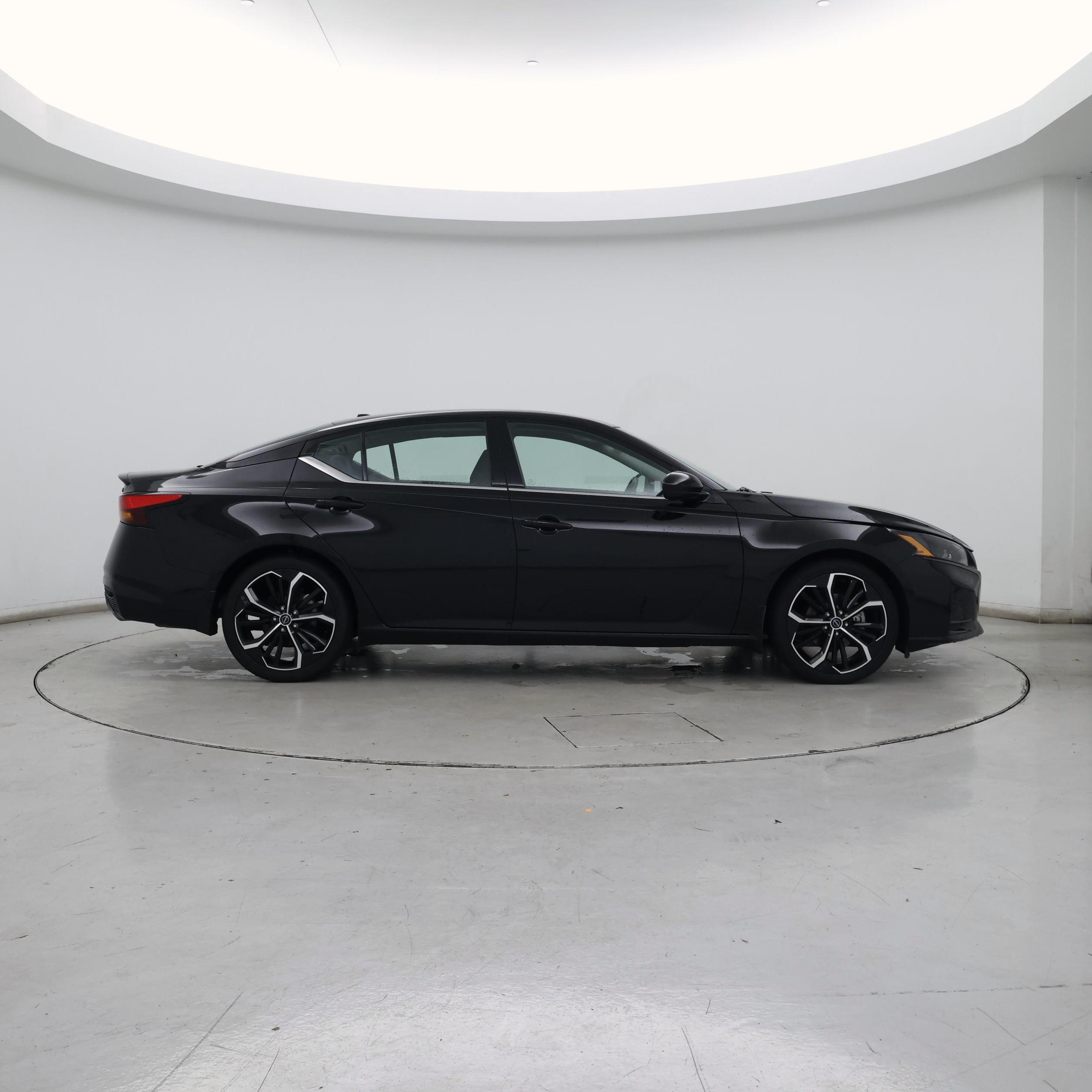 Thumbnail: 2023 Nissan Altima - 7