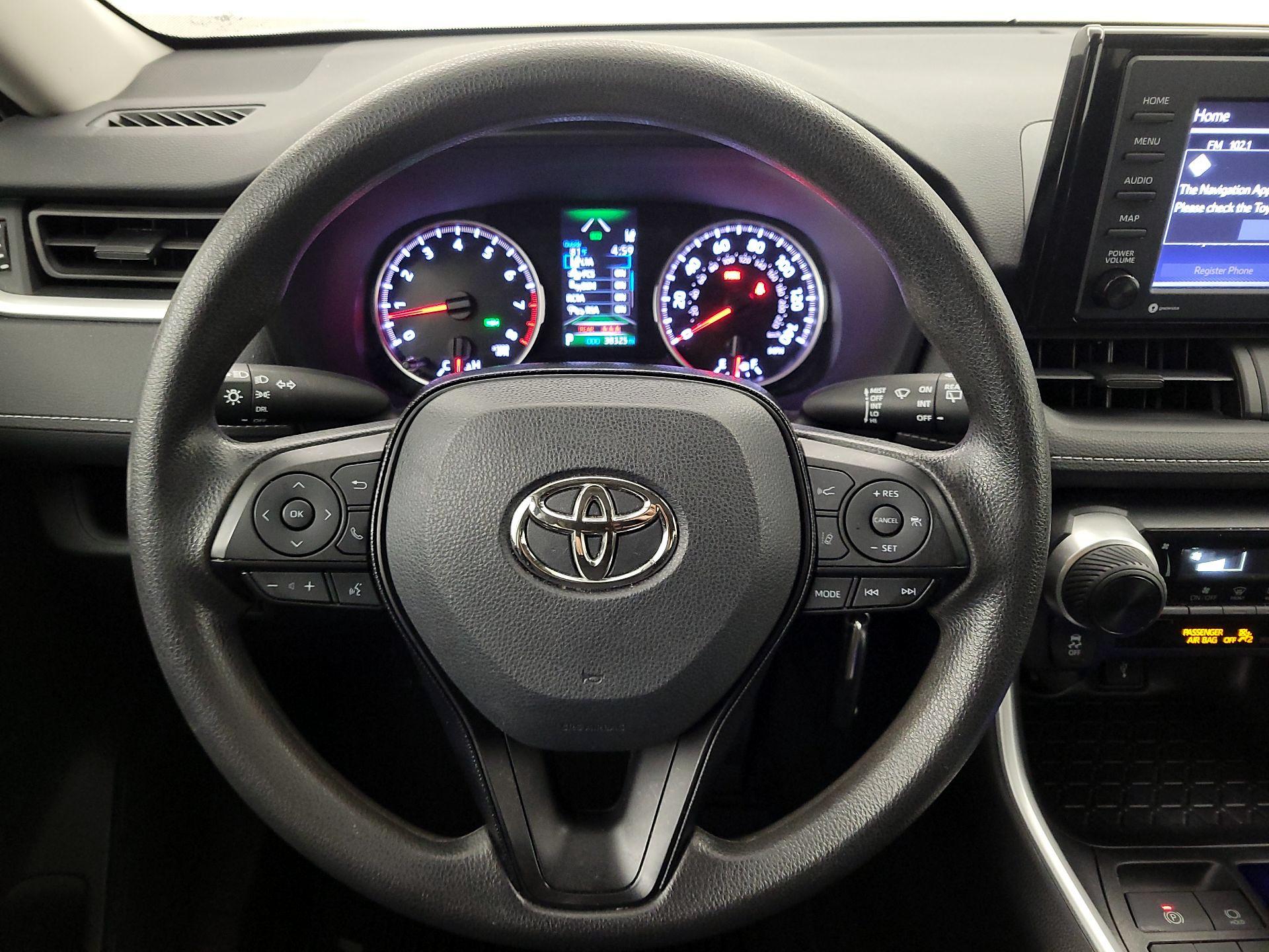 Thumbnail: 2020 Toyota RAV4 - 10