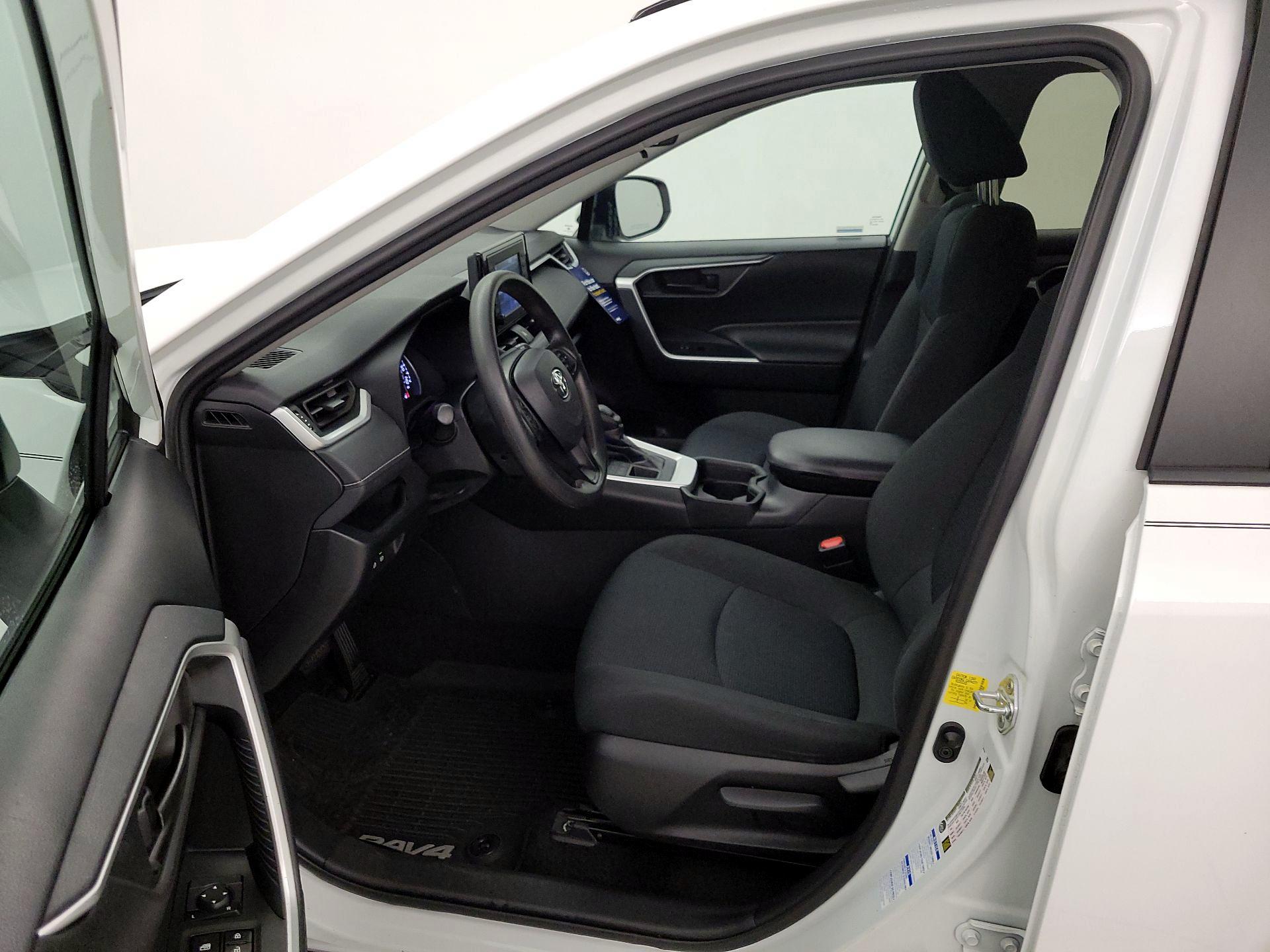 Thumbnail: 2020 Toyota RAV4 - 11