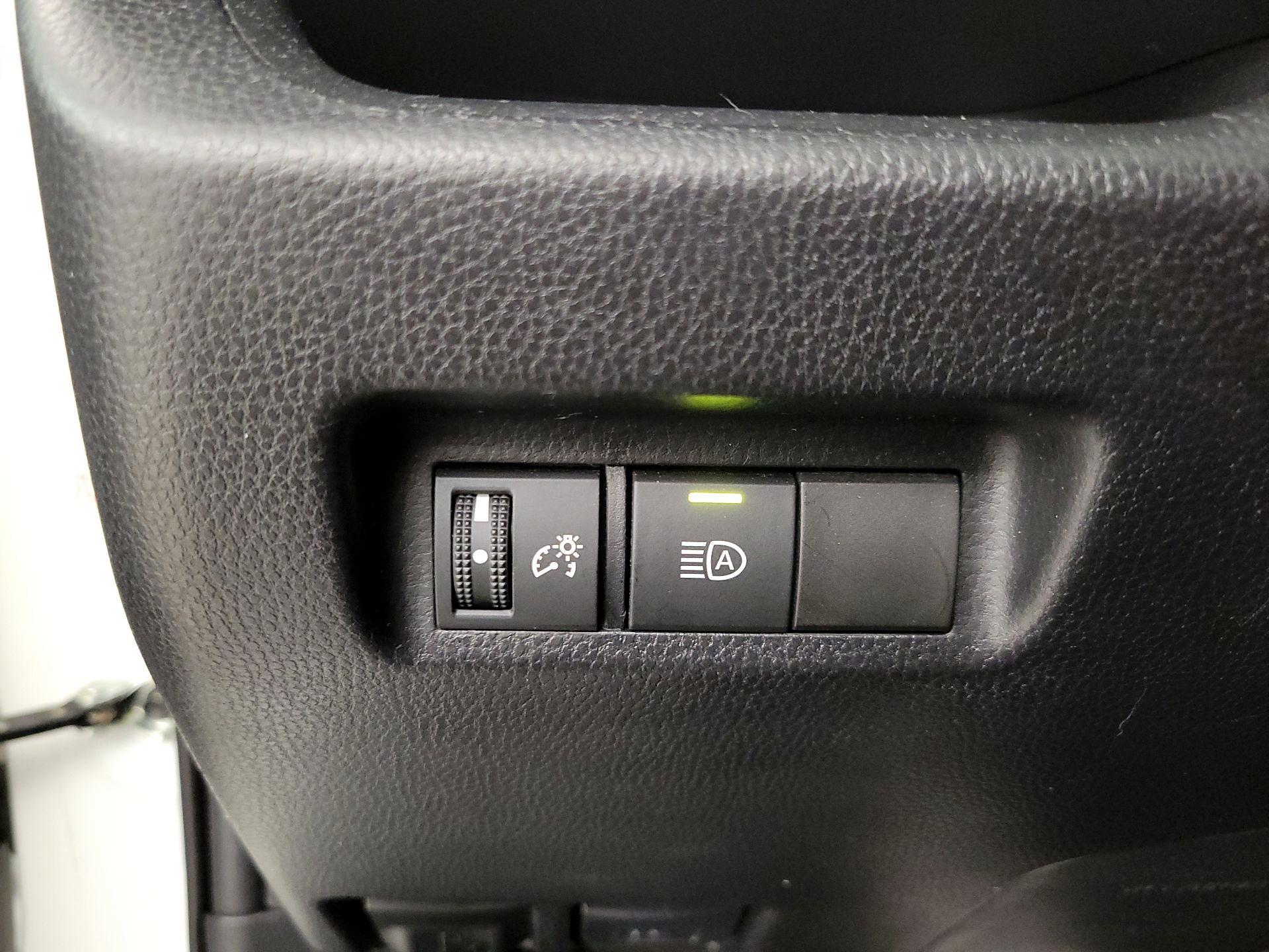 Thumbnail: 2020 Toyota RAV4 - 13