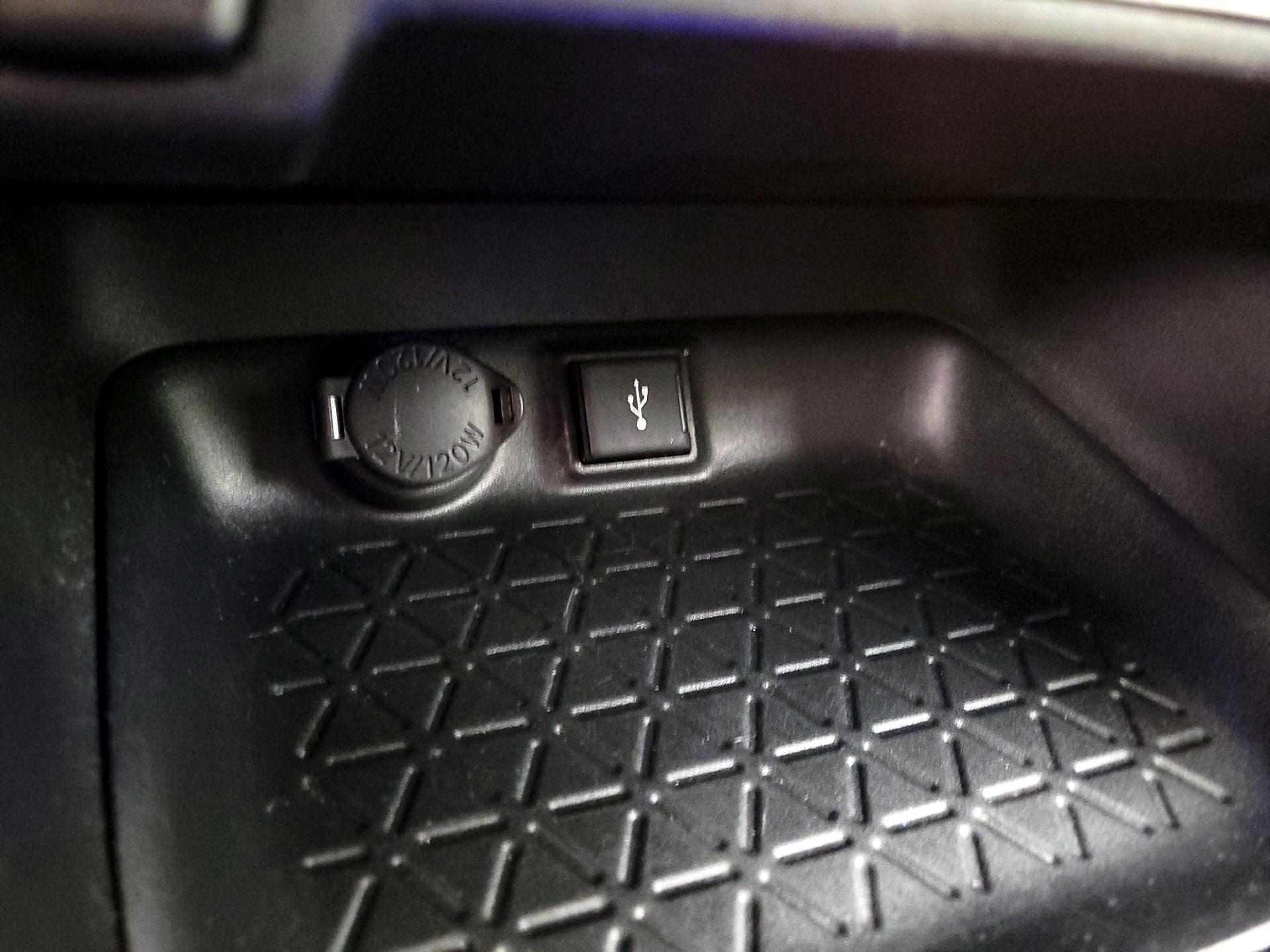 Thumbnail: 2020 Toyota RAV4 - 18