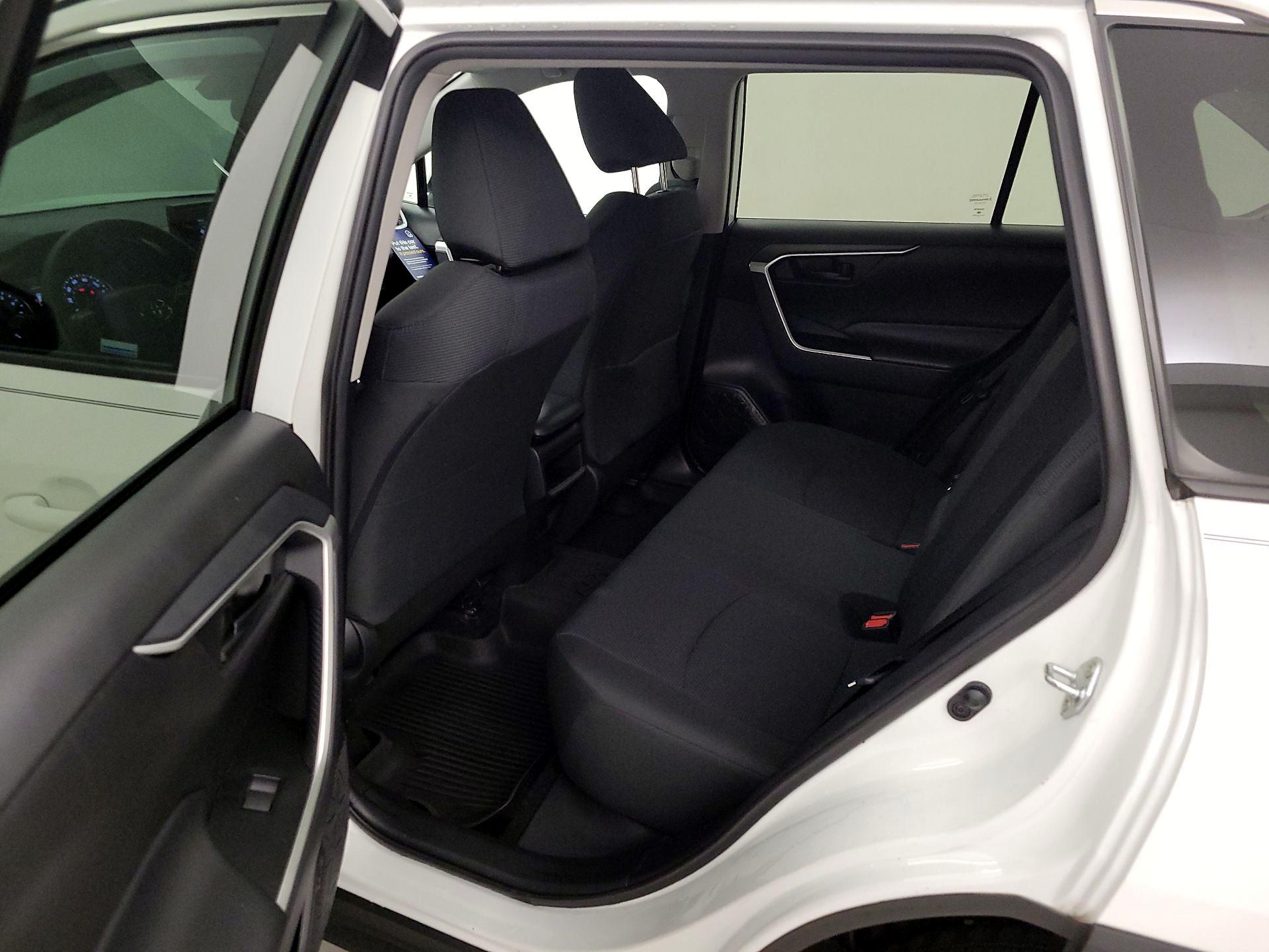 Thumbnail: 2020 Toyota RAV4 - 19