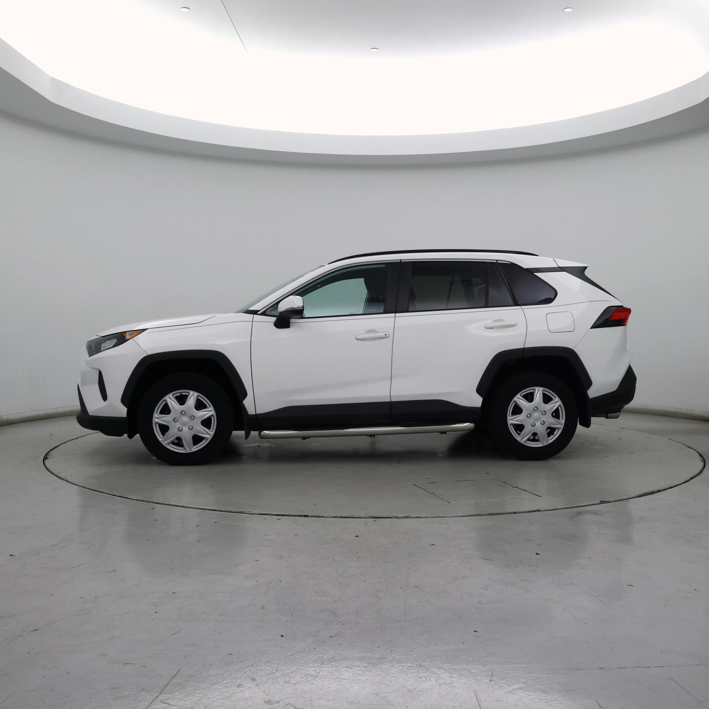 Thumbnail: 2020 Toyota RAV4 - 3