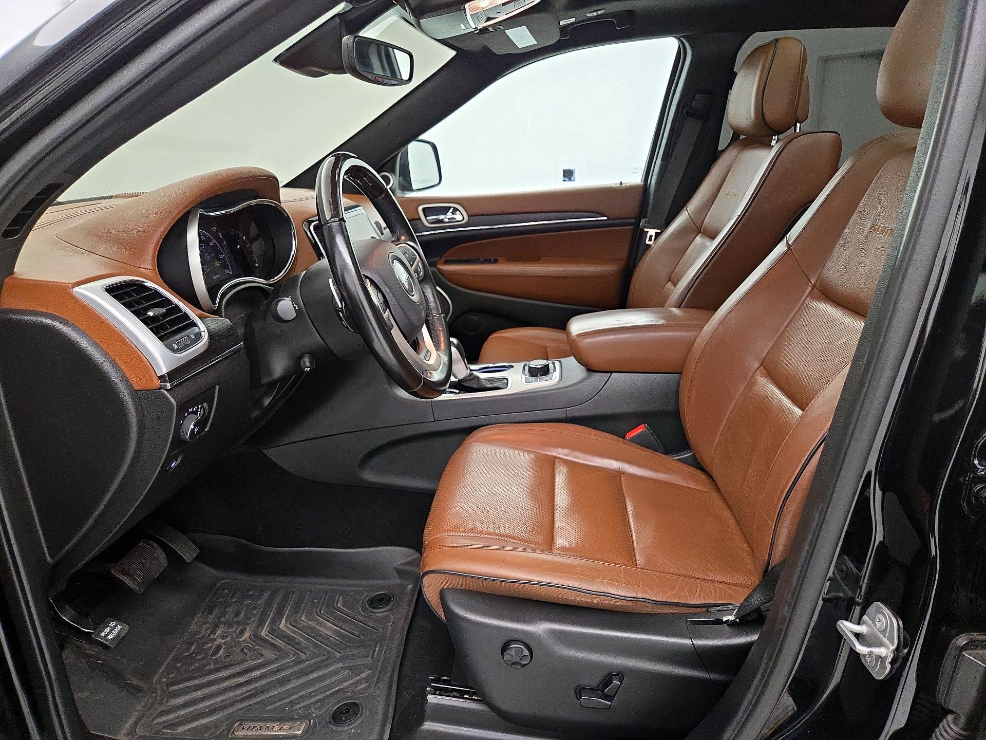 Thumbnail: 2020 Jeep Grand Cherokee - 11