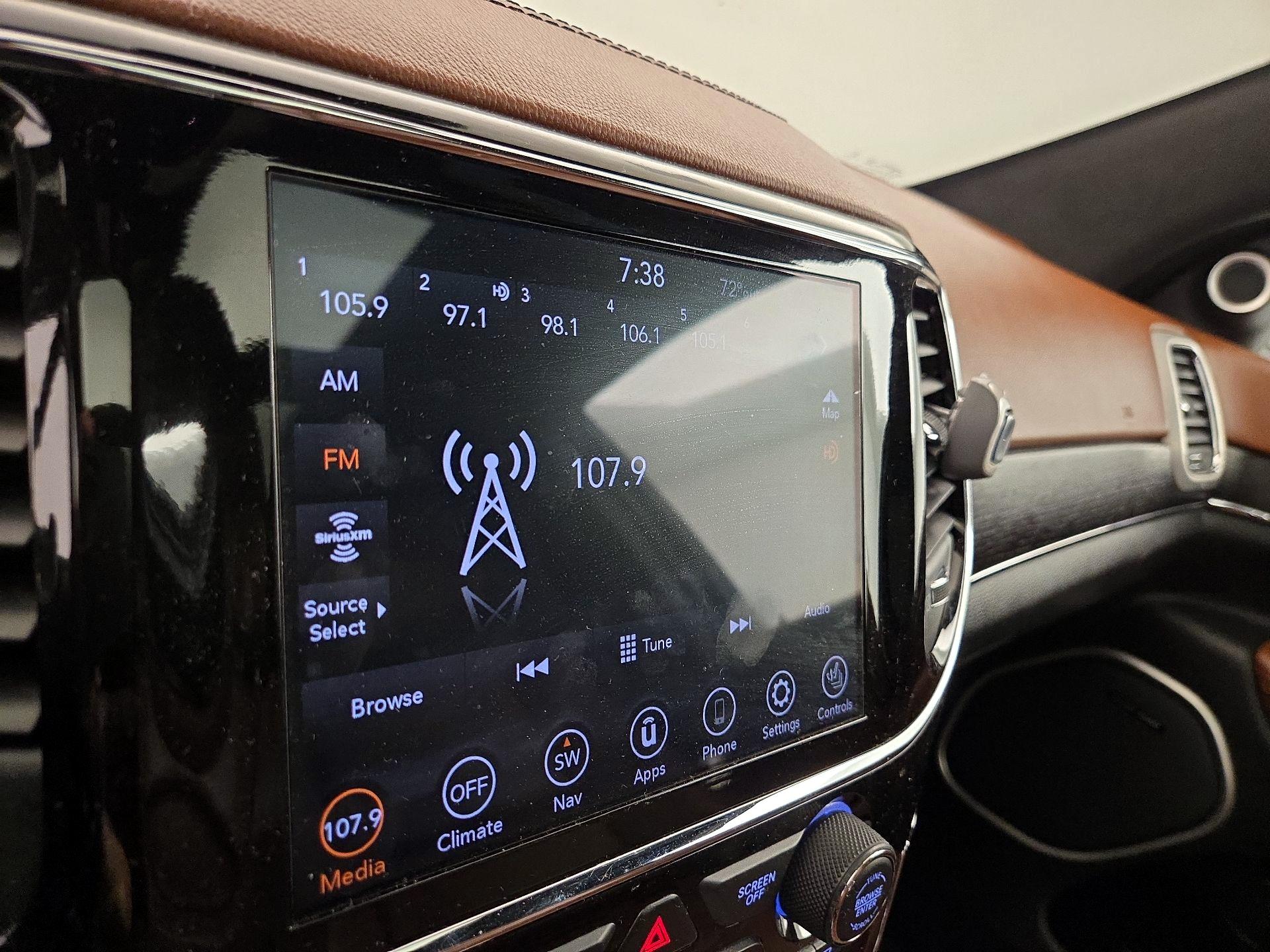 Thumbnail: 2020 Jeep Grand Cherokee - 16