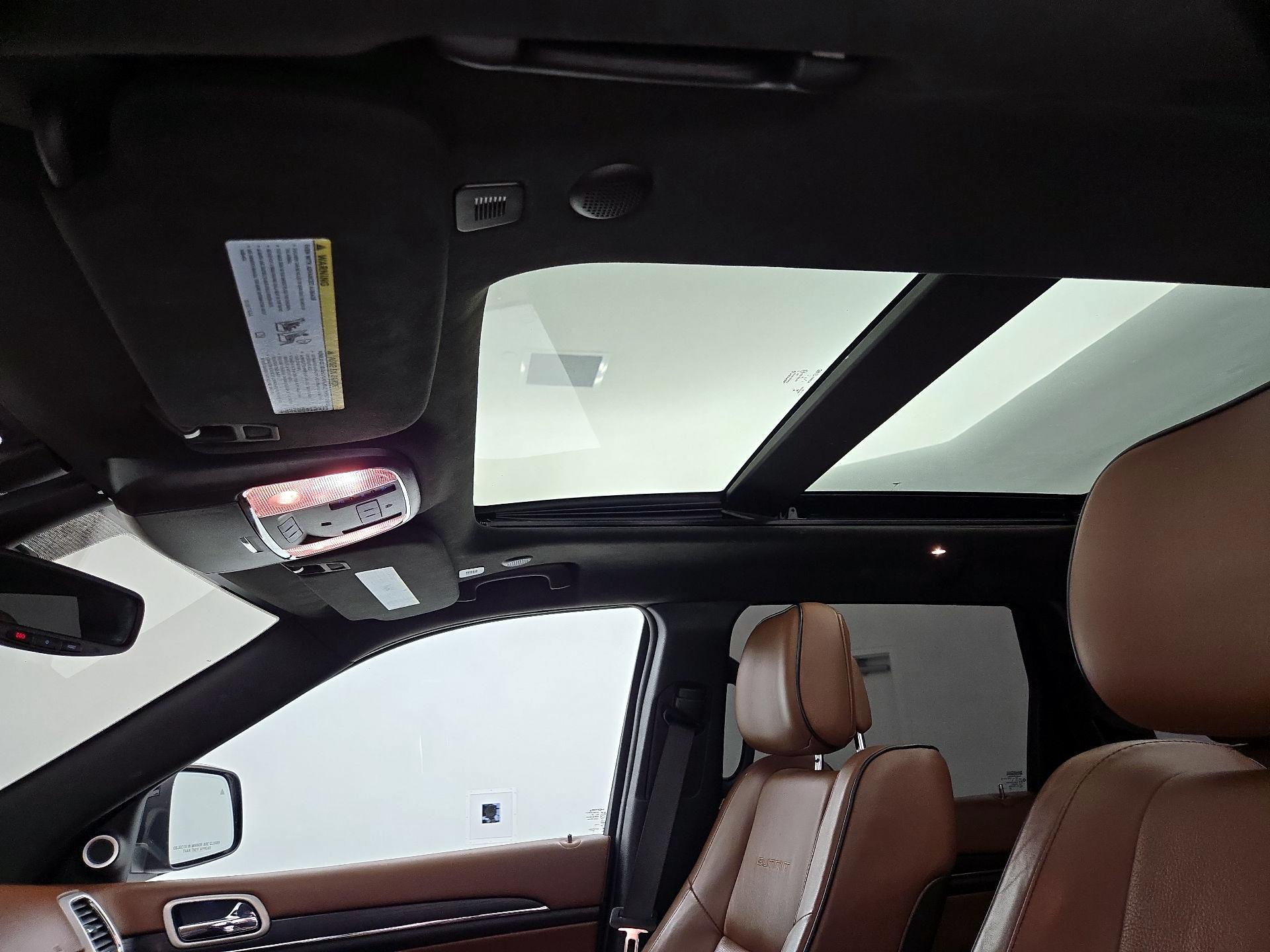 Thumbnail: 2020 Jeep Grand Cherokee - 20